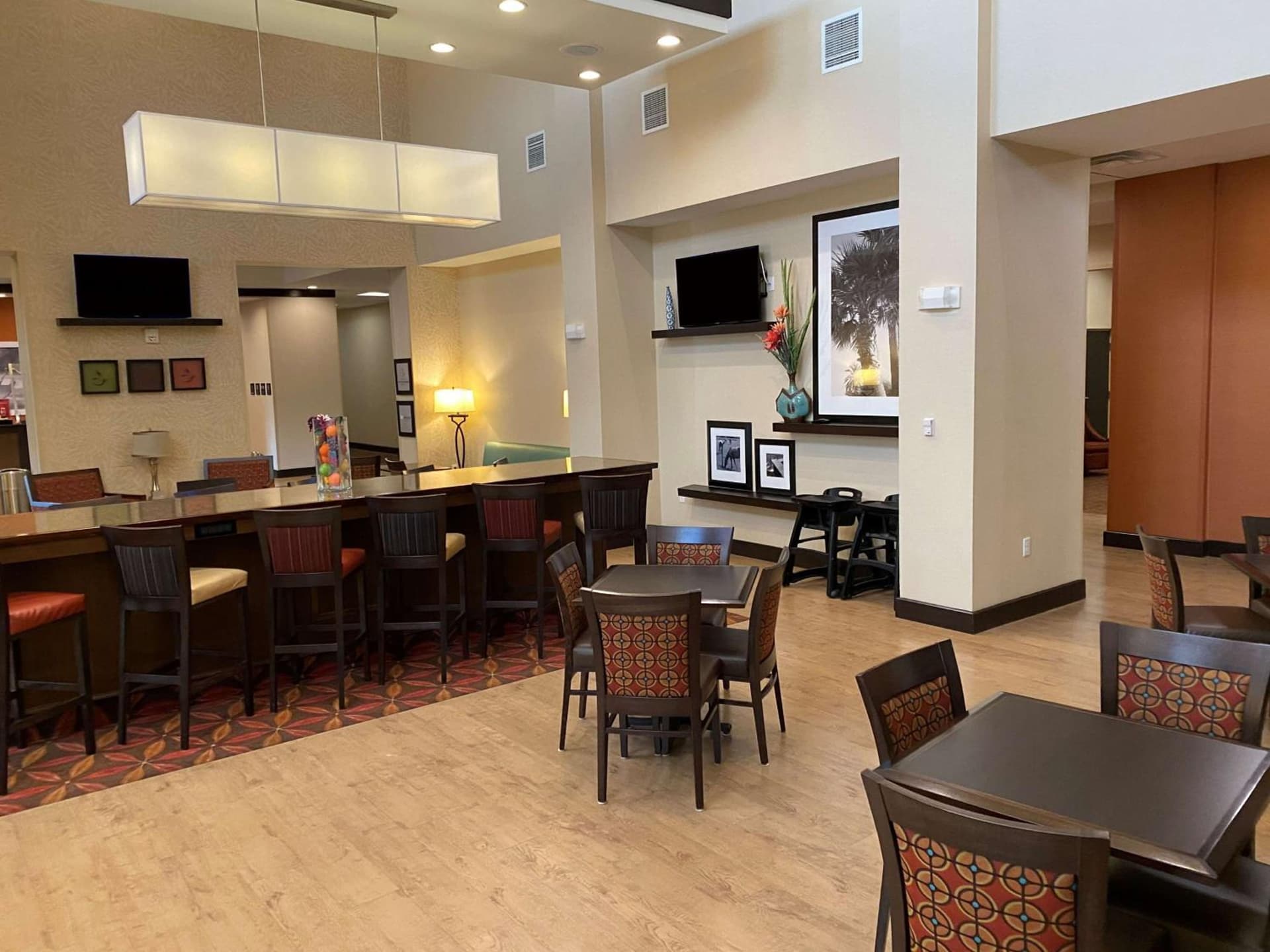 Hampton Inn & Suites Tampa Northwest/Oldsmar gallery photo in Oldsmar, FL — image 6