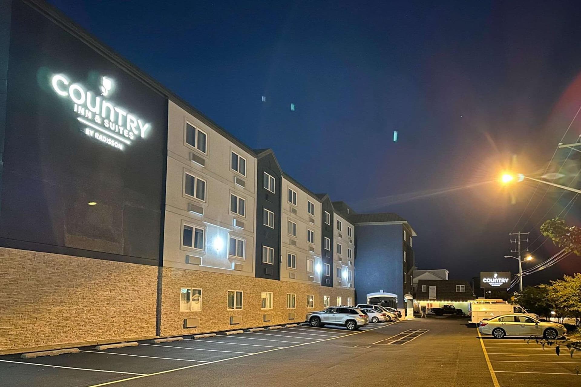 Country Inn & Suites by Radisson Rehoboth Beach - Dewey interior in Rehoboth Beach, DE — gallery photo 2
