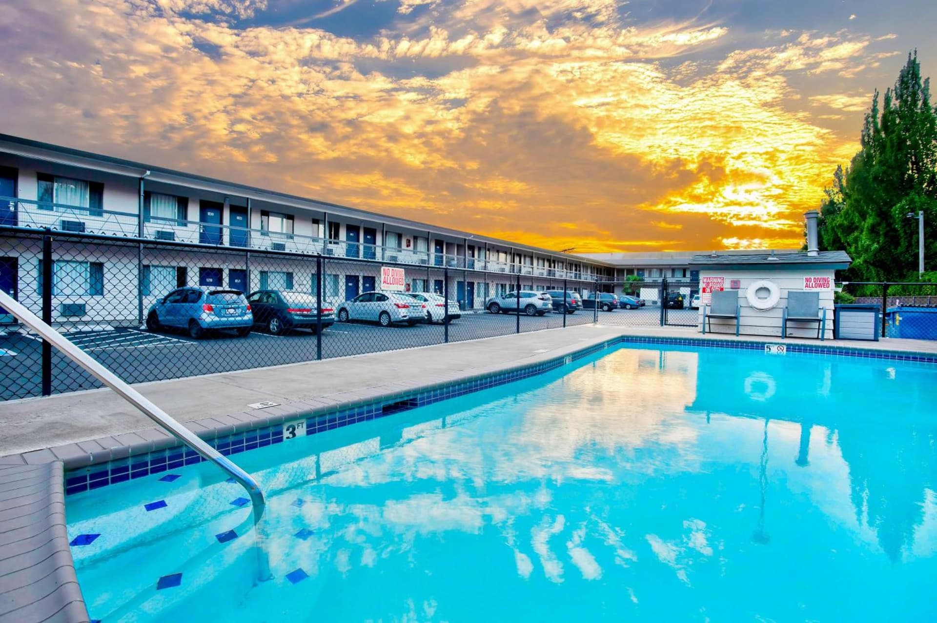 Motel 6-Salem, OR - Expo Center interior in Salem, OR — gallery photo 2