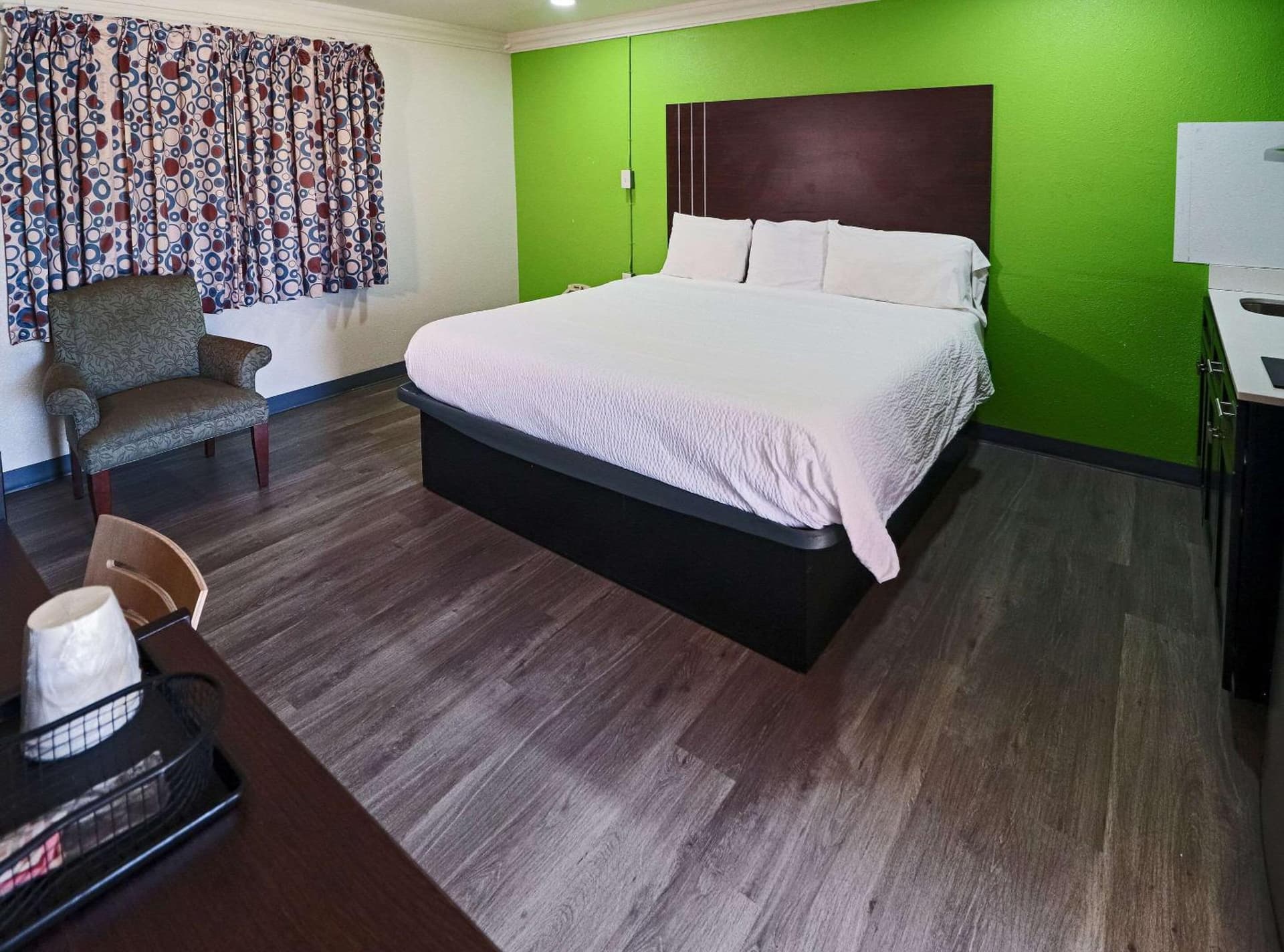 Rodeway Inn San Antonio Lackland AFB - SeaWorld-Rivarwalk-The Alamo property views in San Antonio, TX — gallery photo 3