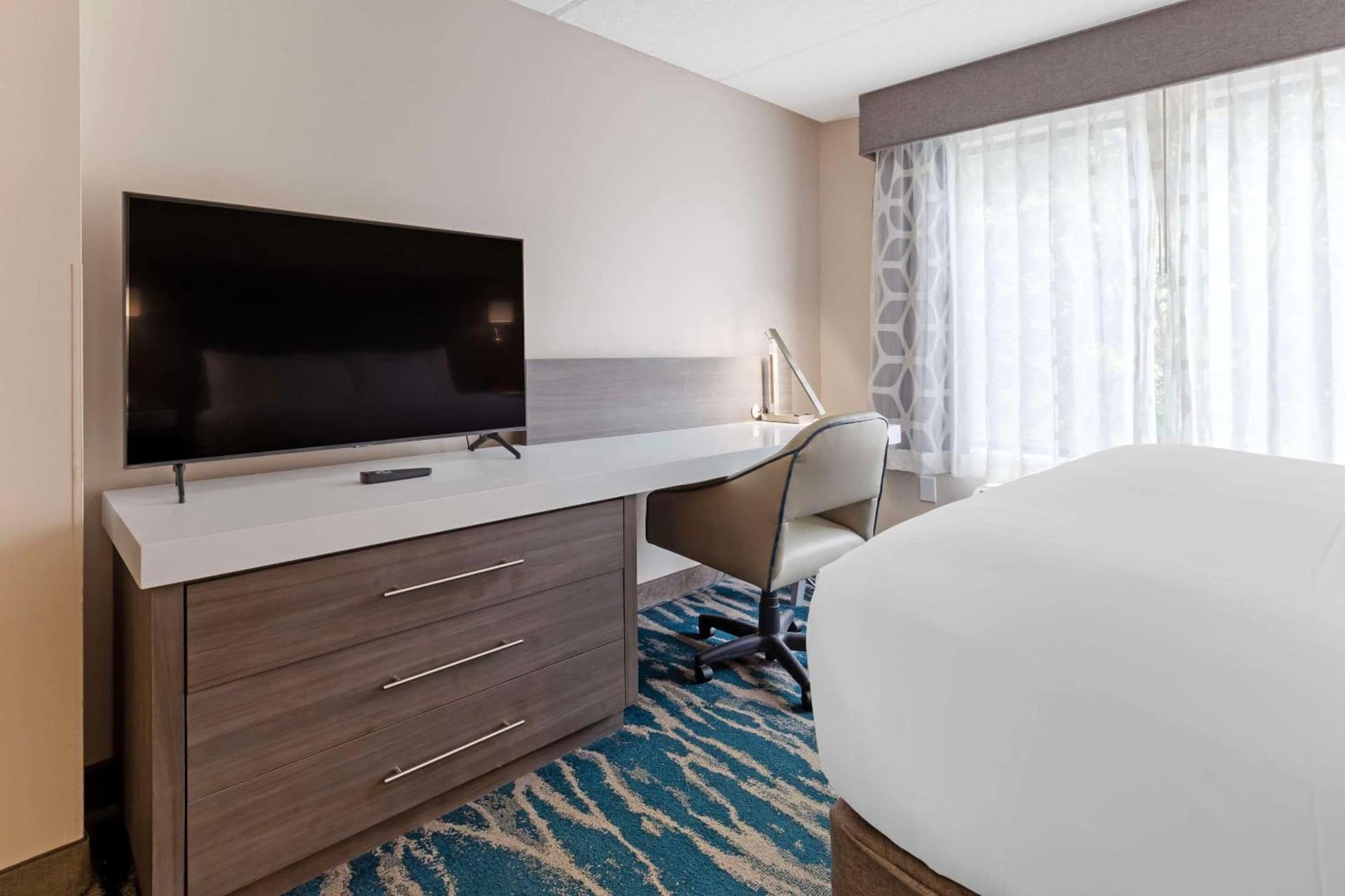 Comfort Inn & Suites Greenville Near East Carolina University gallery photo in Greenville, NC — image 68
