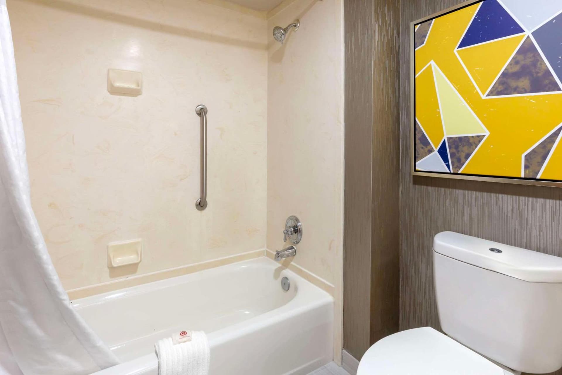 Comfort Inn & Suites Greenville Near East Carolina University gallery photo in Greenville, NC — image 61