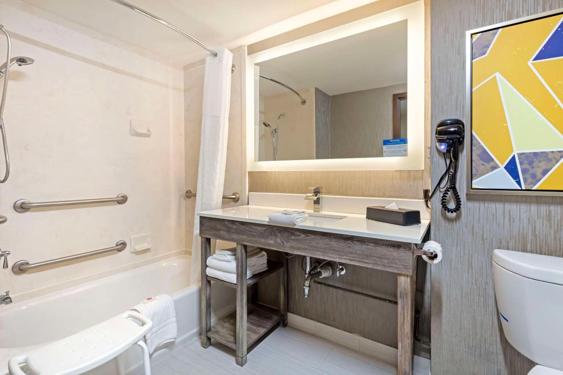 Comfort Inn & Suites Greenville Near East Carolina University gallery photo in Greenville, NC — image 62