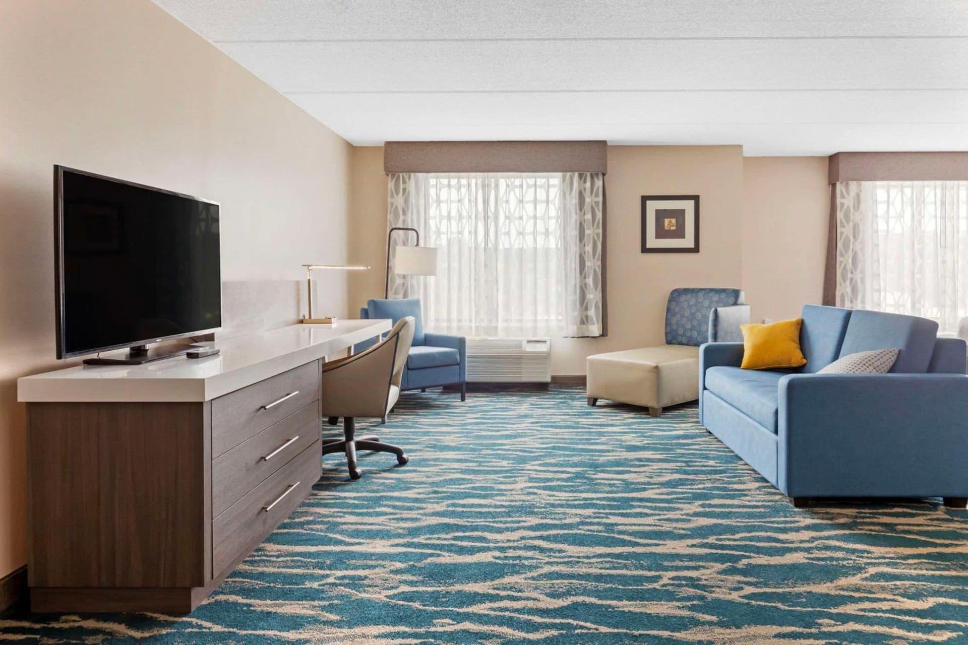 Comfort Inn & Suites Greenville Near East Carolina University gallery photo in Greenville, NC — image 52