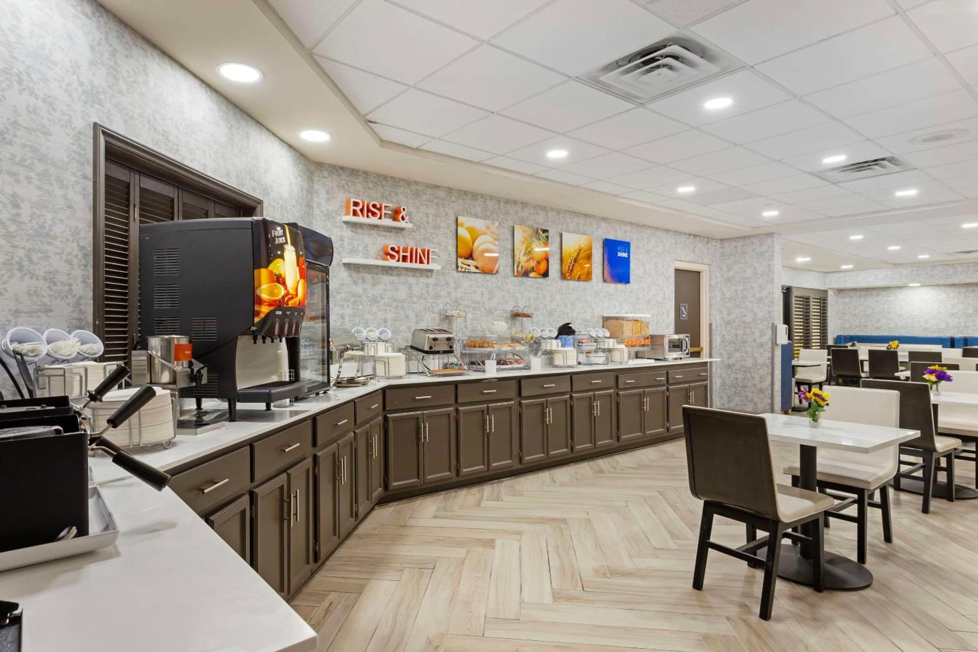 Comfort Inn & Suites Greenville Near East Carolina University gallery photo in Greenville, NC — image 42