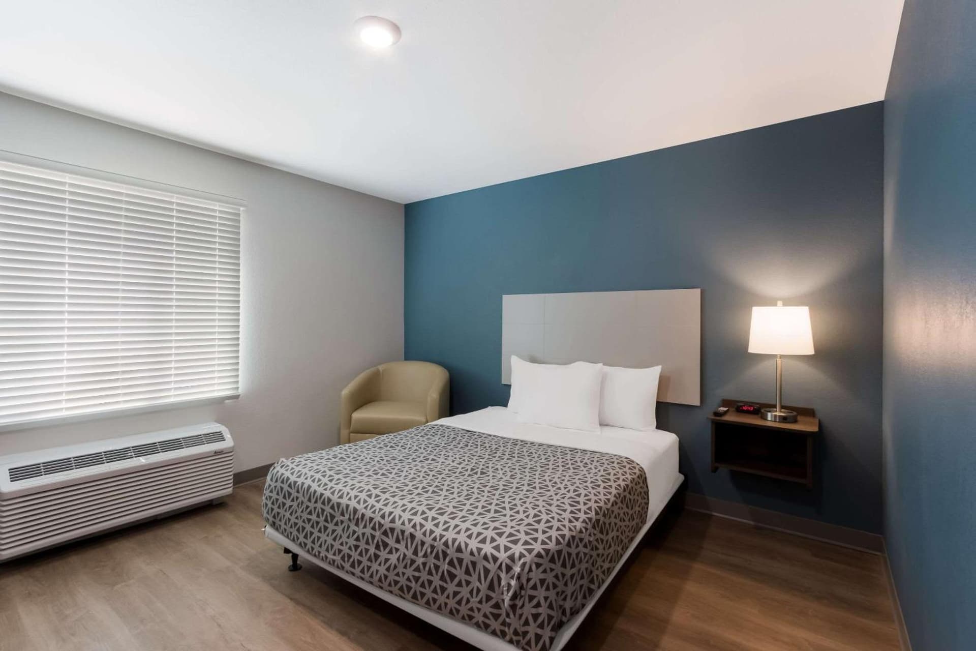 WoodSpring Suites Chandler Airport gallery photo in Chandler, AZ — image 13