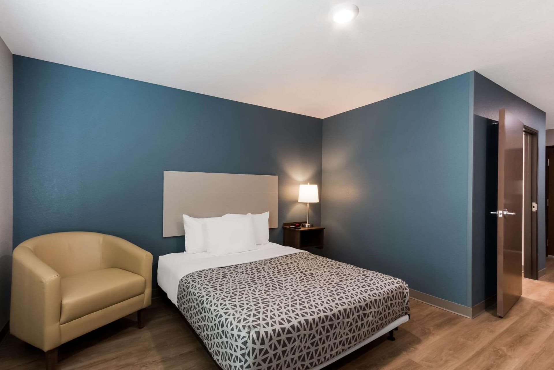 WoodSpring Suites Chandler Airport gallery photo in Chandler, AZ — image 14