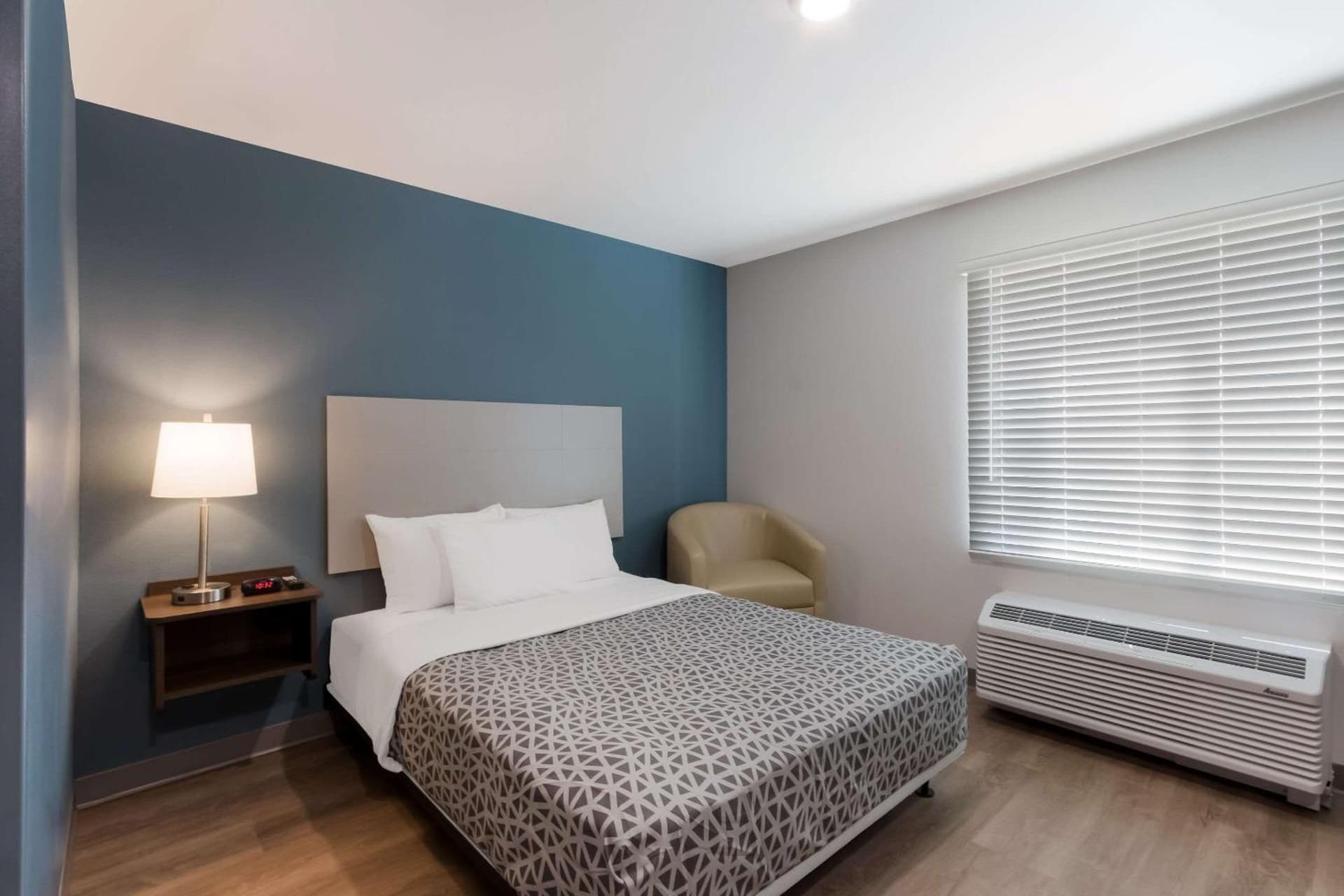 WoodSpring Suites Chandler Airport gallery photo in Chandler, AZ — image 19