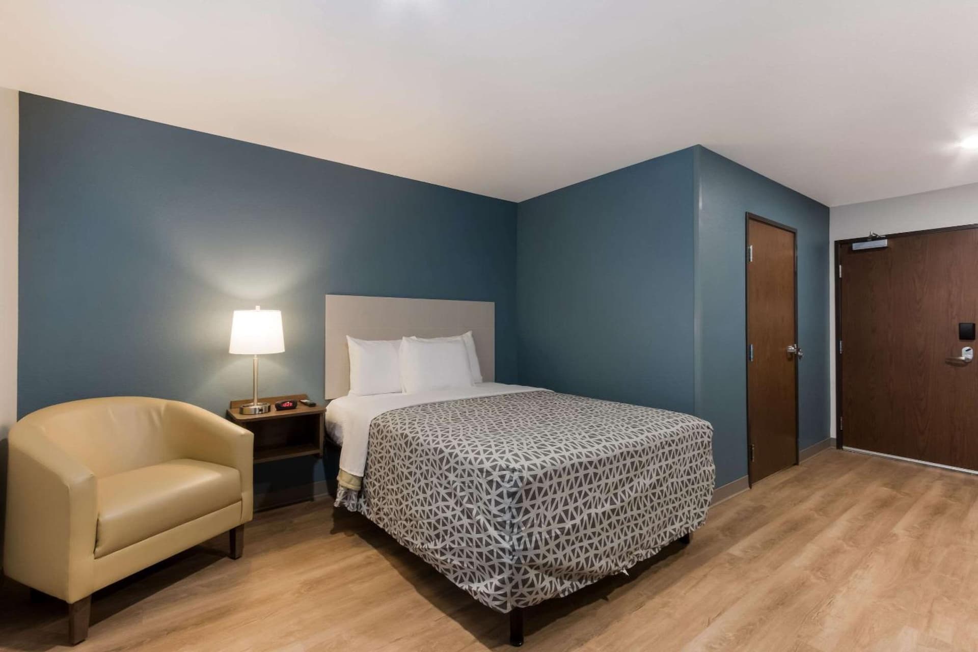 WoodSpring Suites Chandler Airport gallery photo in Chandler, AZ — image 25