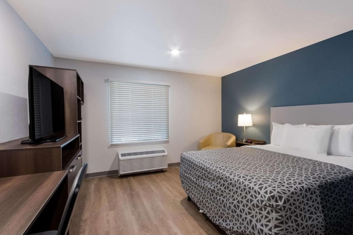 WoodSpring Suites Chandler Airport gallery photo in Chandler, AZ — image 26