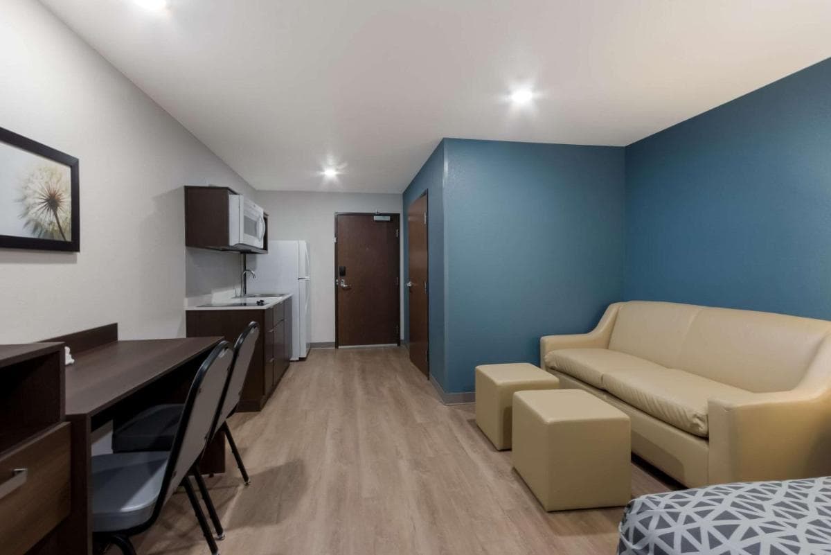 WoodSpring Suites Chandler Airport gallery photo in Chandler, AZ — image 29
