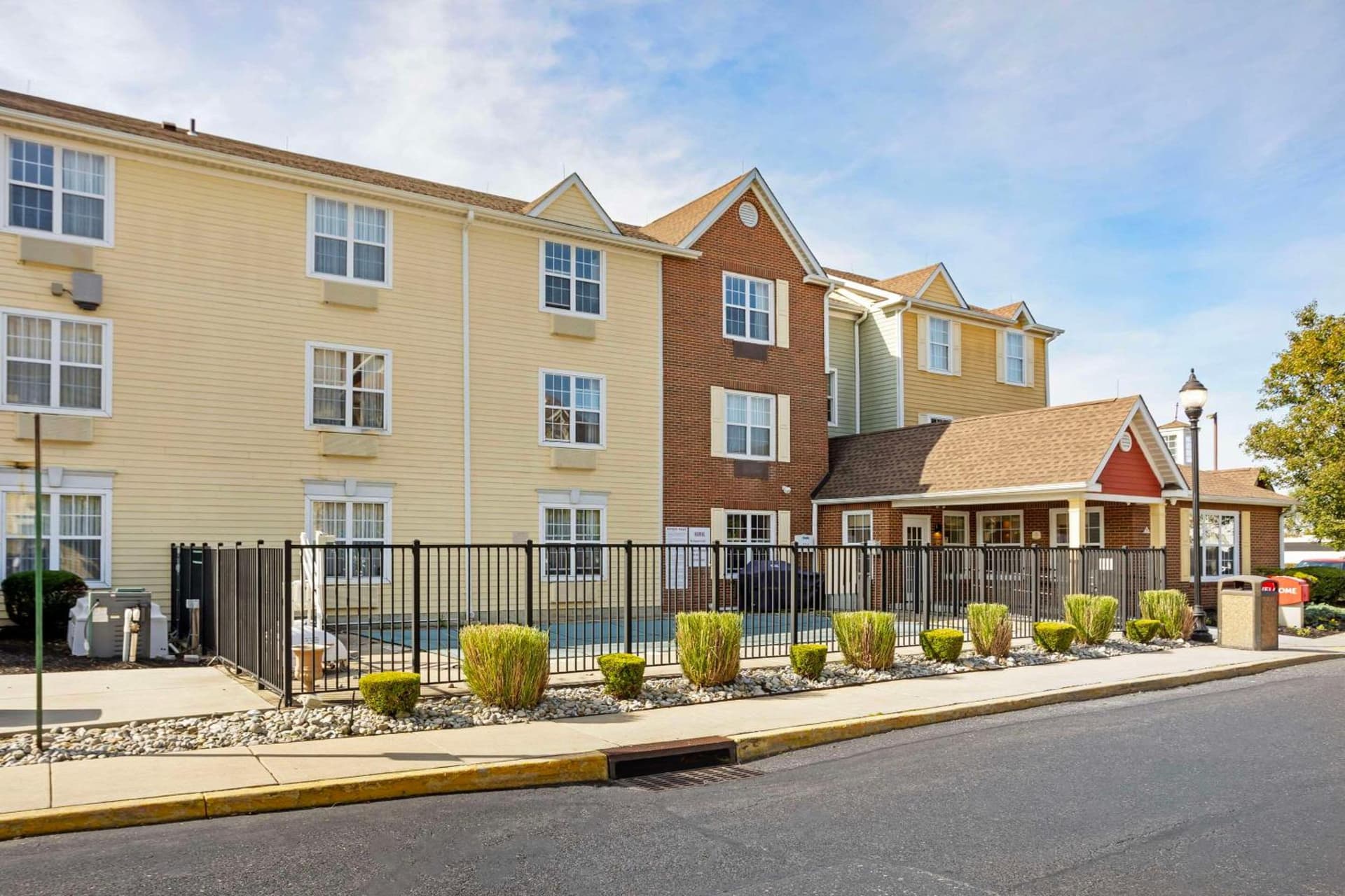 MainStay Suites Mt Laurel - Philadelphia property views in Mount Laurel, NJ — gallery photo 3