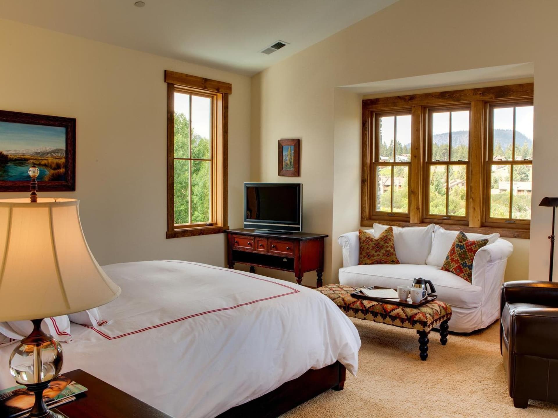 Snowcreek Resort Vacation Rentals interior in Mammoth Lakes, CA — gallery photo 2