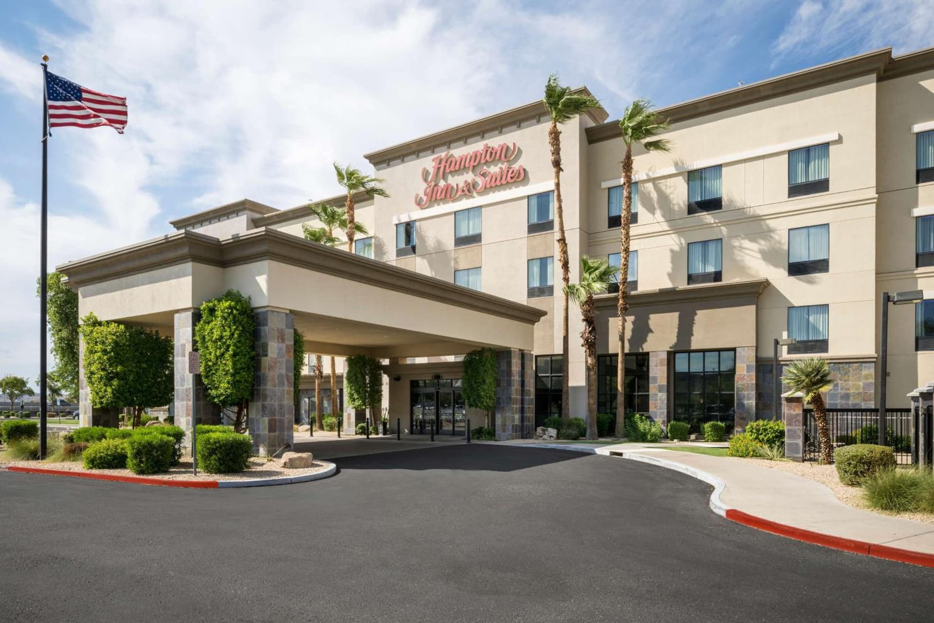 Hampton Inn & Suites Phoenix North/Happy Valley interior in Phoenix, AZ — gallery photo 2