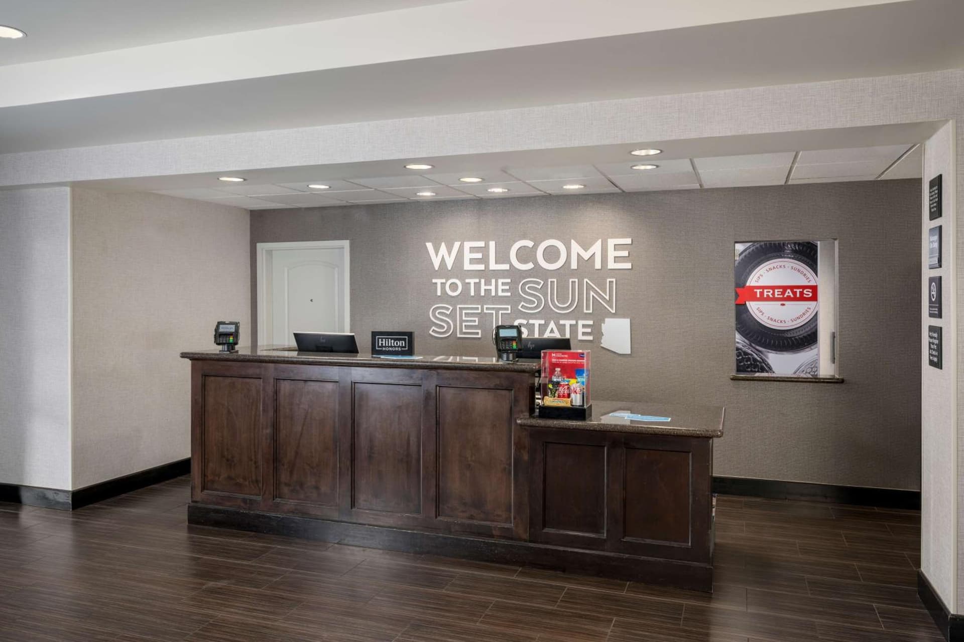 Hampton Inn & Suites Phoenix North/Happy Valley property views in Phoenix, AZ — gallery photo 3