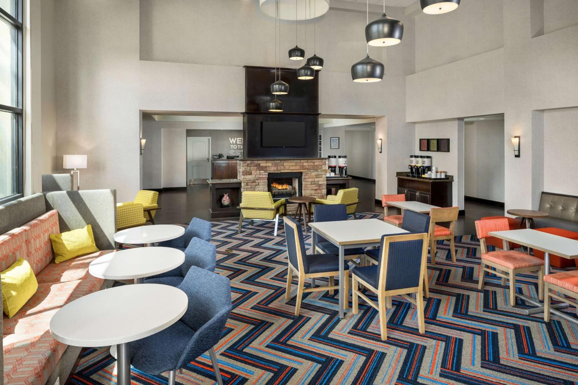Hampton Inn & Suites Phoenix North/Happy Valley gallery photo in Phoenix, AZ — image 6
