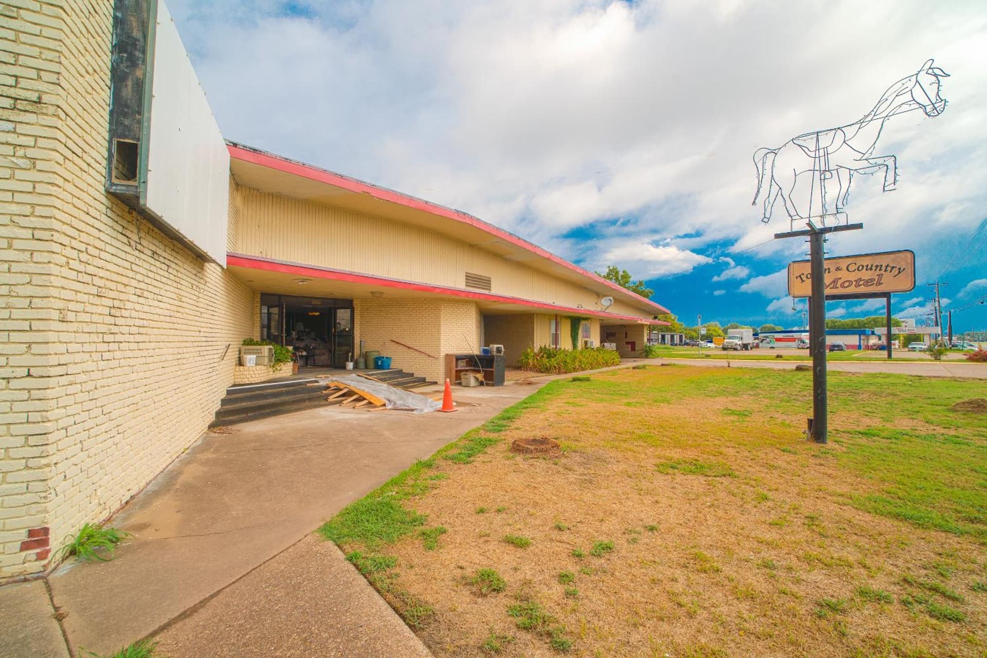 Town & Country Motel Bossier City by OYO interior in Bossier City, LA — gallery photo 2