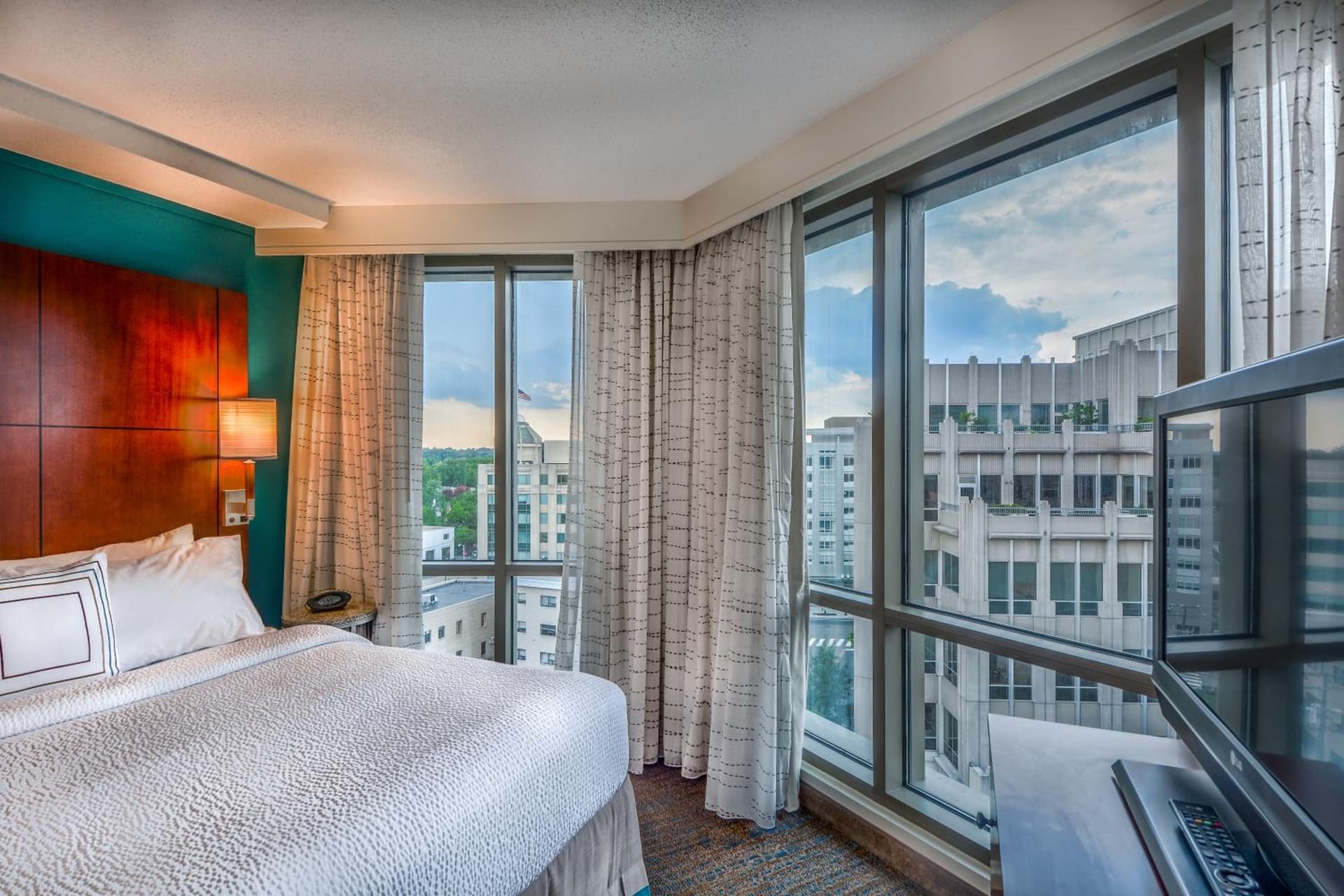 Residence Inn Arlington Courthouse property views in Arlington, VA — gallery photo 3