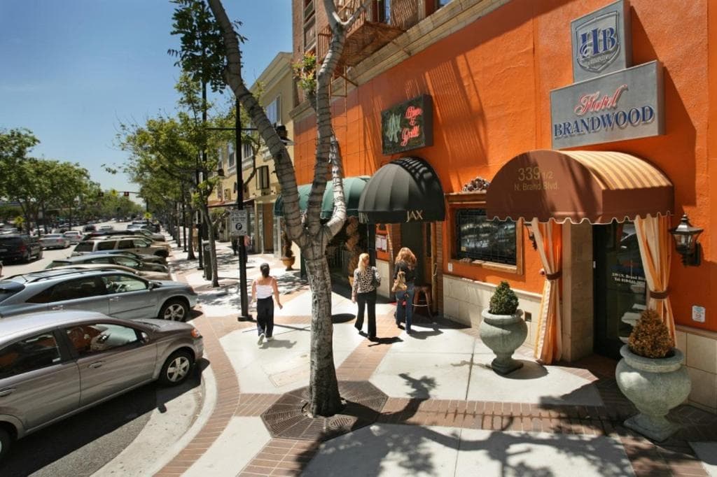 Brand Plaza Hotel gallery photo in Glendale, CA — image 22