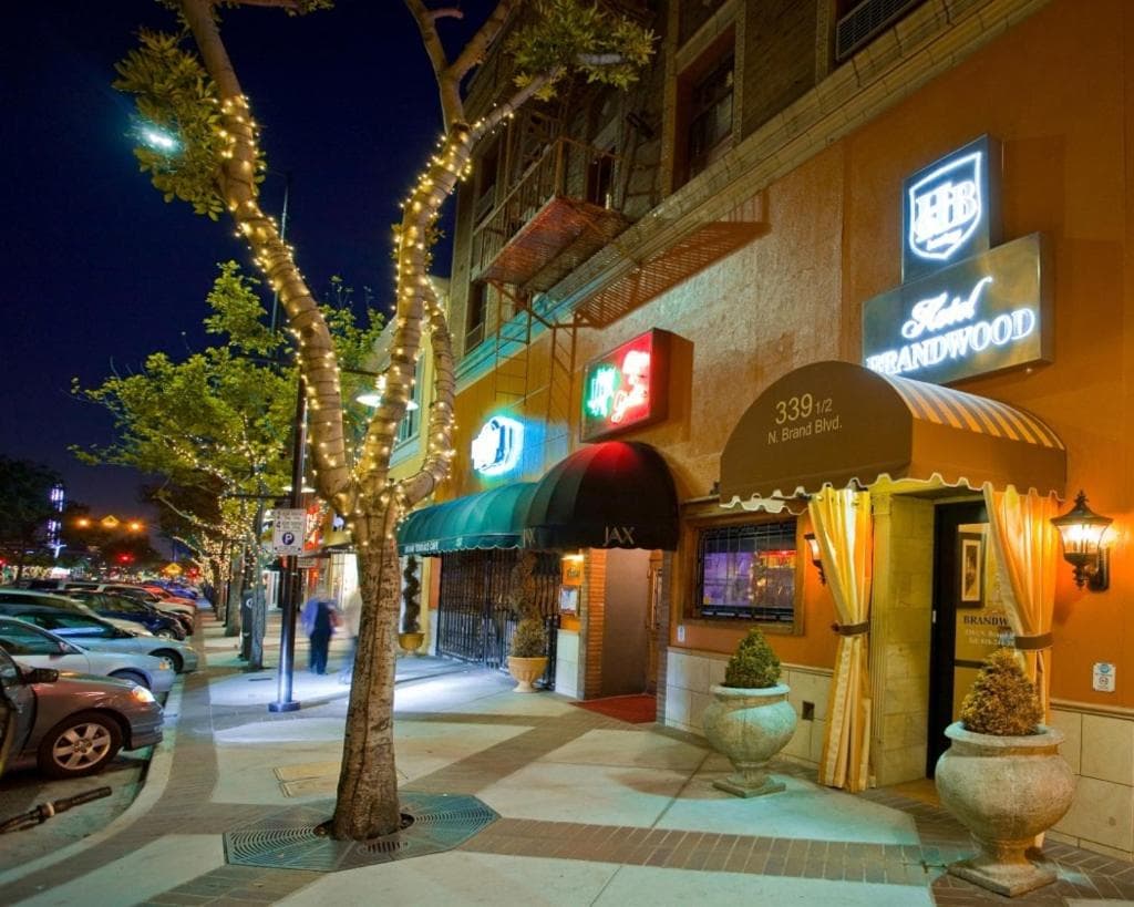 Brand Plaza Hotel gallery photo in Glendale, CA — image 6