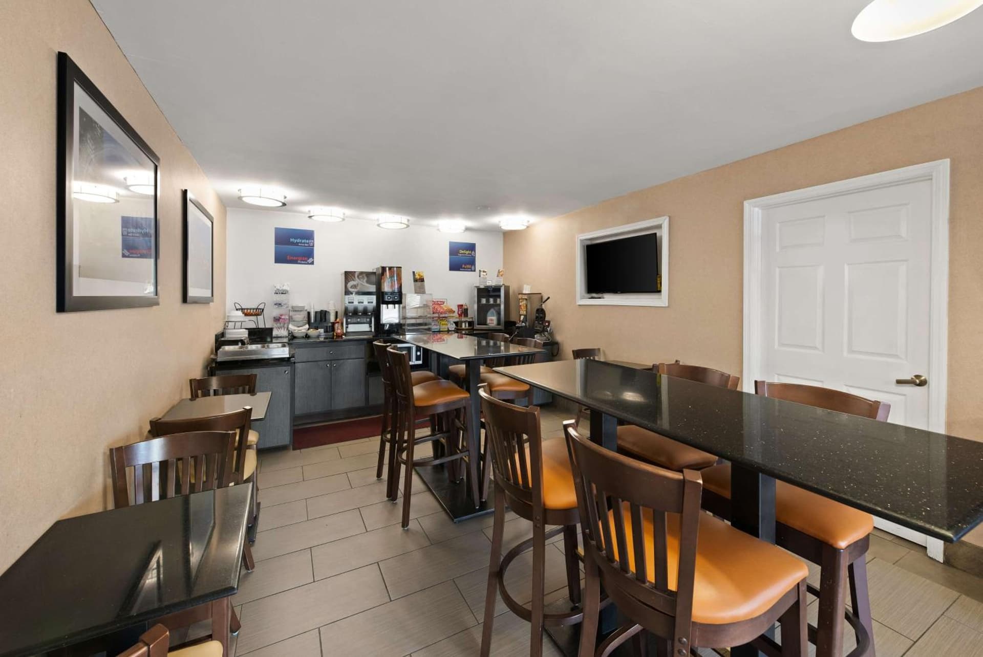 Best Western Executive Inn interior in Grove City, OH — gallery photo 2