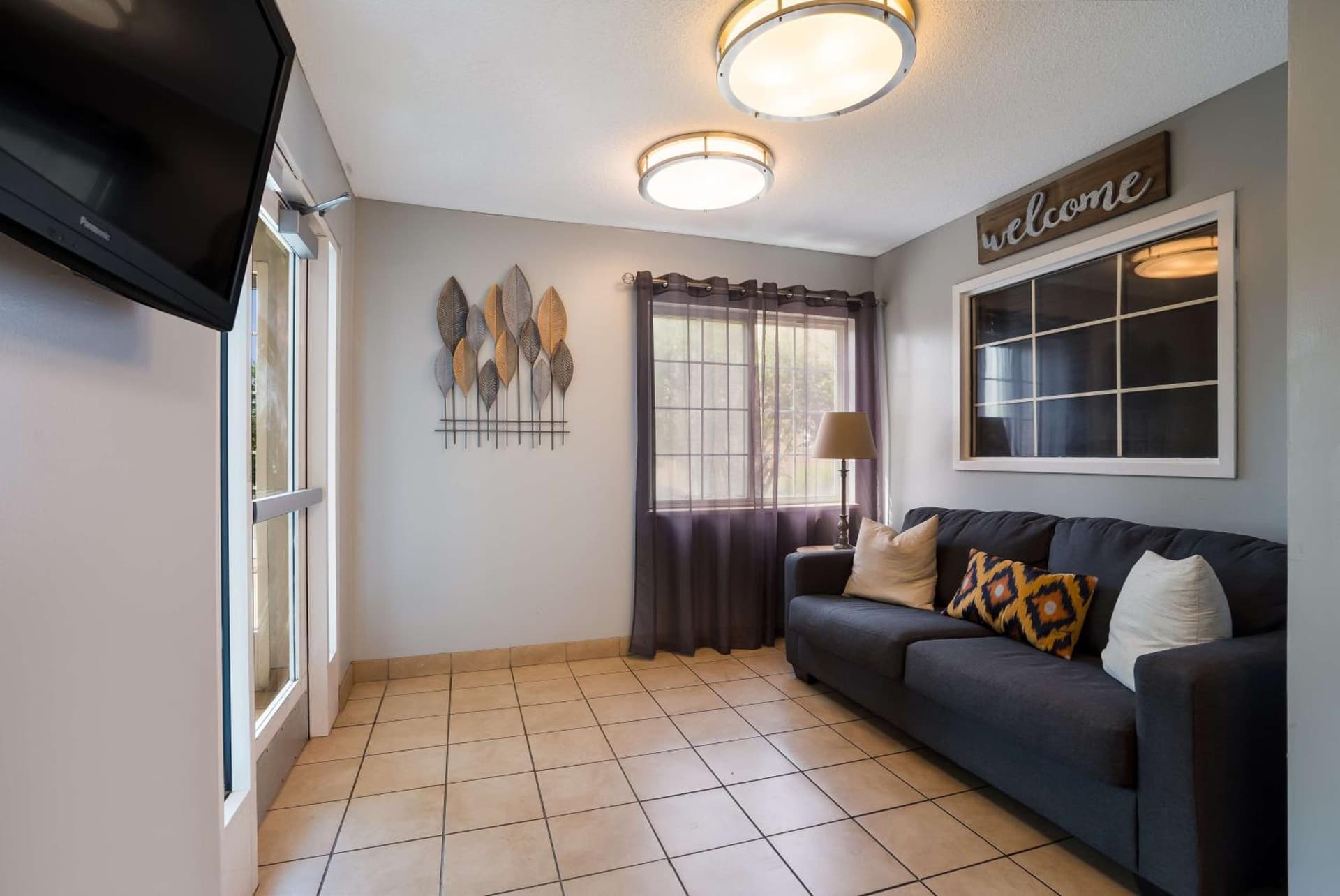 Sonesta Simply Suites Des Moines property views in West Des Moines, IA — gallery photo 3