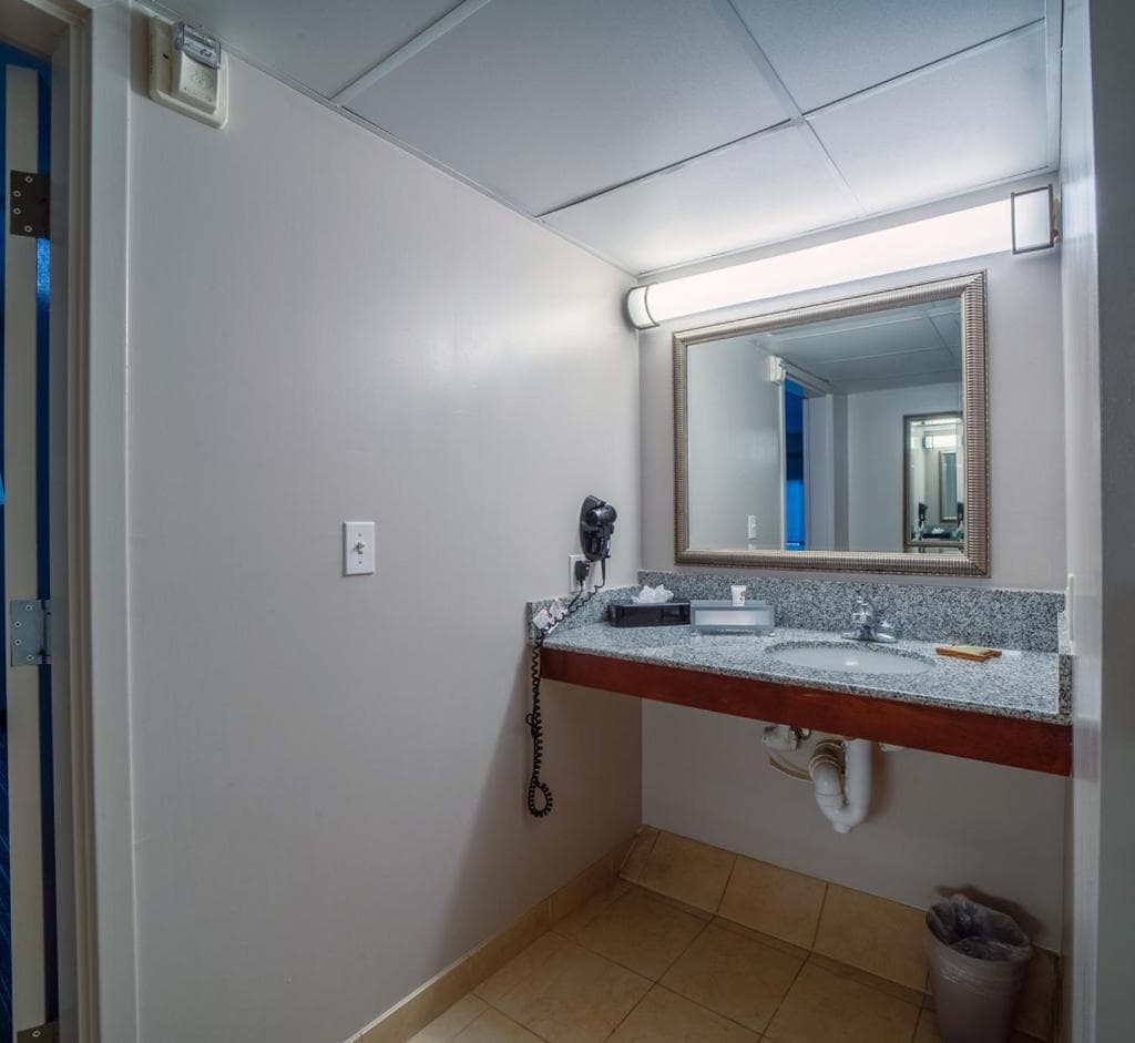 Country Inn & Suites by Radisson, Ontario at Ontario Mills, CA gallery photo in Ontario, CA — image 84