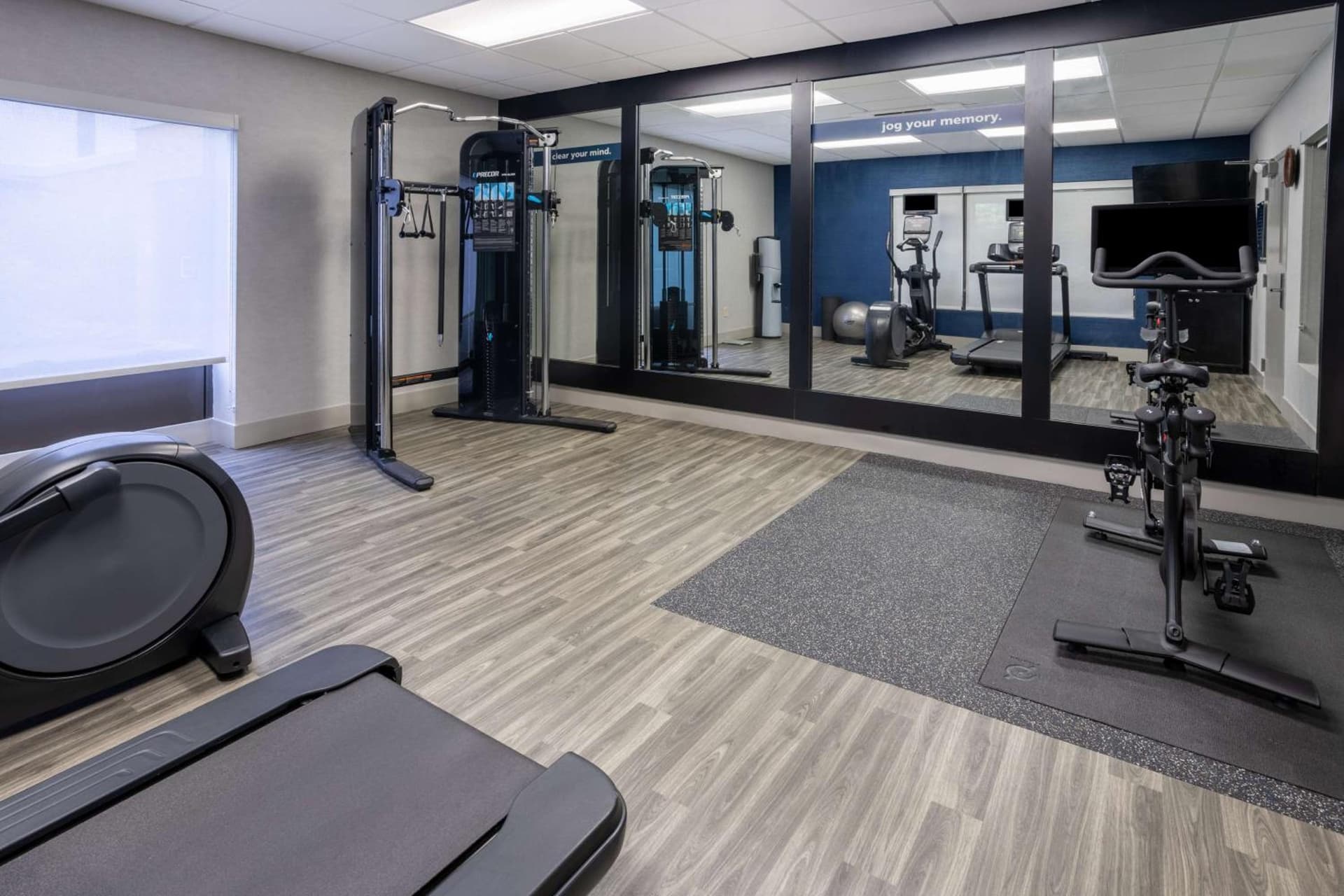 Hampton Inn Harriman Woodbury gallery photo in Central Valley, NY — image 5