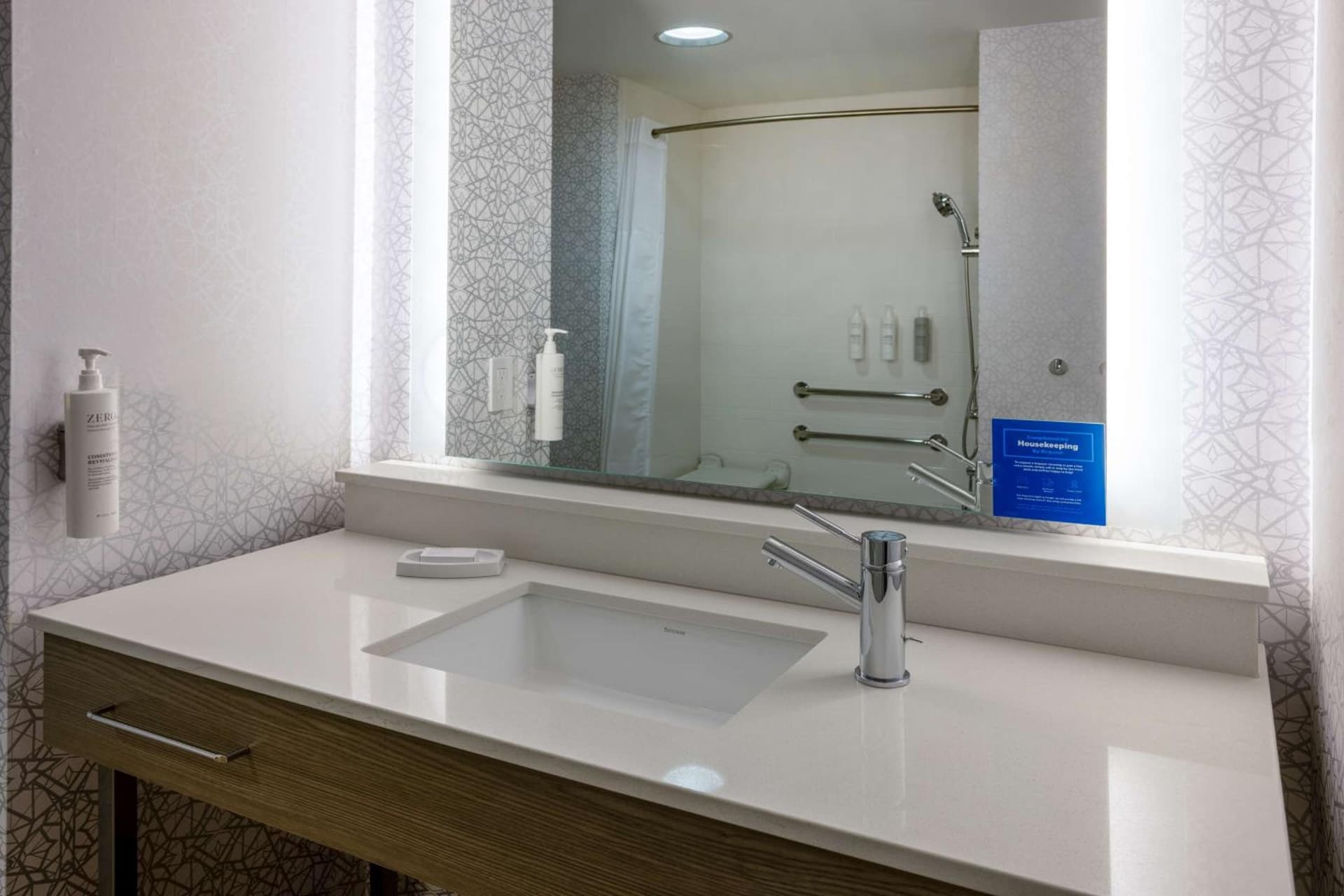 Hampton Inn Harriman Woodbury property views in Central Valley, NY — gallery photo 3