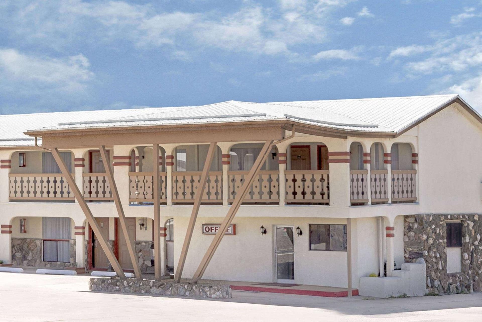Travelodge by Wyndham Las Vegas NM featured exterior or lobby in Las Vegas, NM — similar hotel