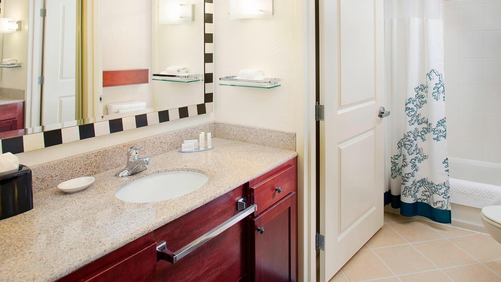 Residence Inn by Marriott Roanoke Airport gallery photo in Roanoke, VA — image 9