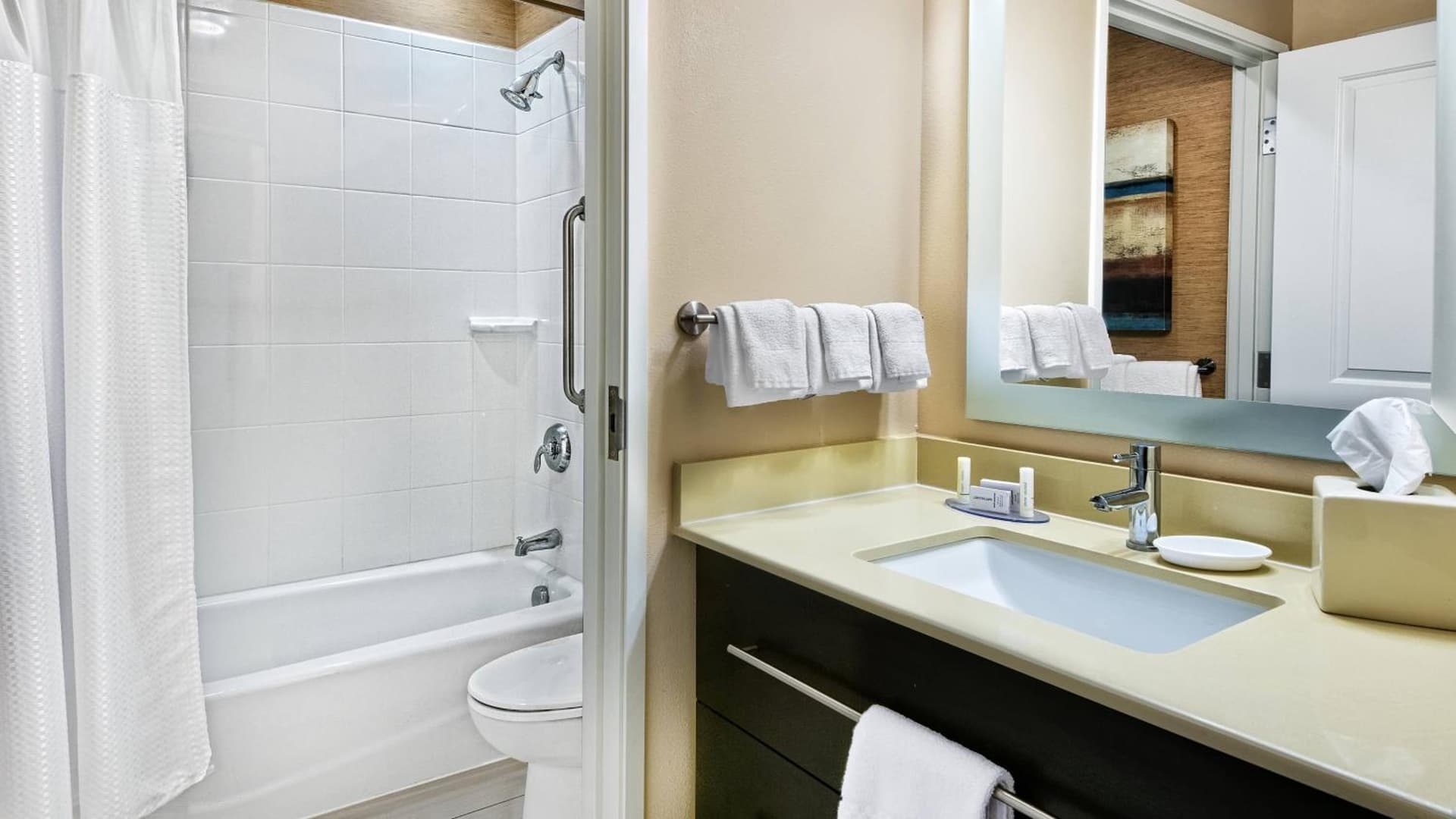 TownePlace Suites by Marriott San Antonio Downtown Riverwalk interior in San Antonio, TX — gallery photo 2