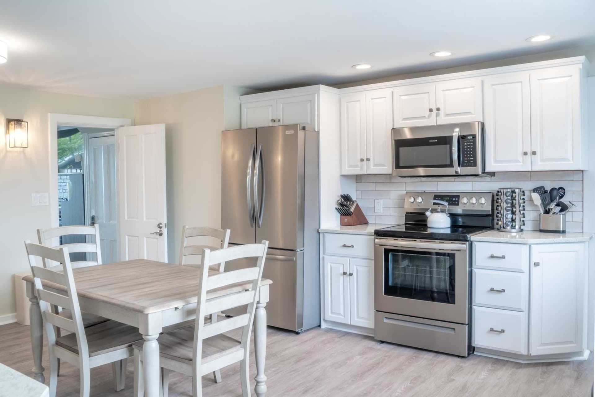 935 Ocean, a Beachside Inn gallery photo in Hampton — image 49