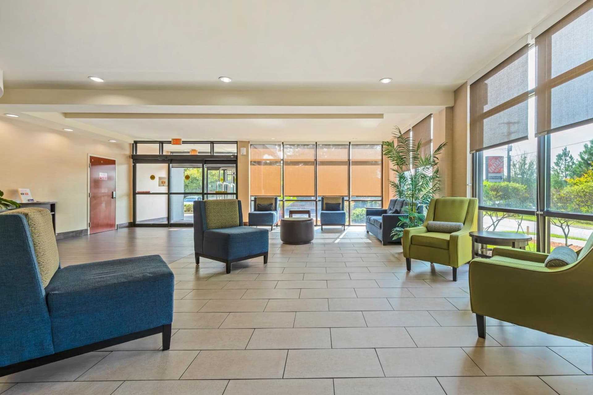 Comfort Suites Columbia Northeast - Fort Jackson gallery photo in Columbia, SC — image 16