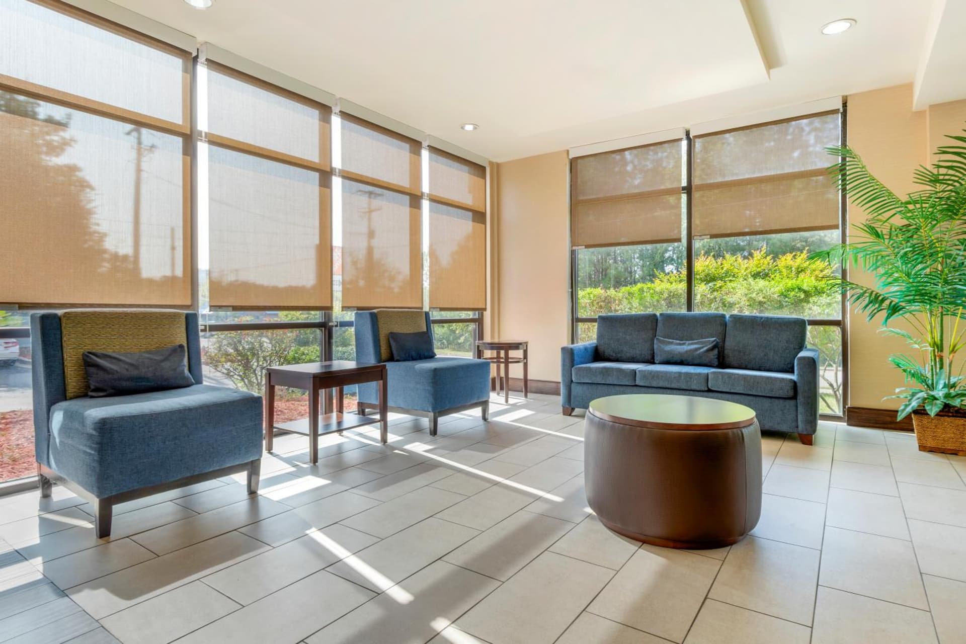 Comfort Suites Columbia Northeast - Fort Jackson gallery photo in Columbia, SC — image 17