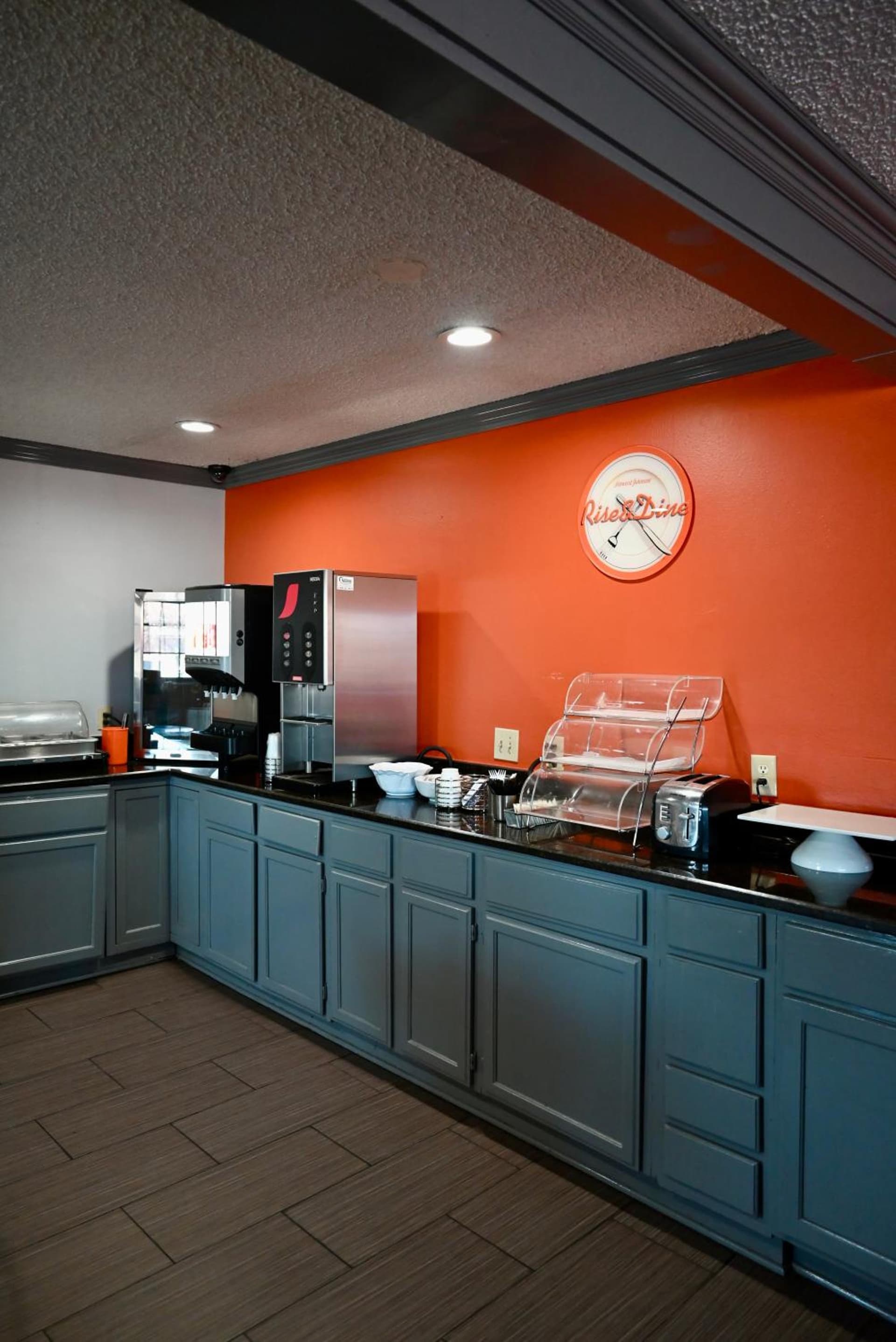 Howard Johnson by Wyndham Near Schlitterbahn gallery photo in New Braunfels, TX — image 34