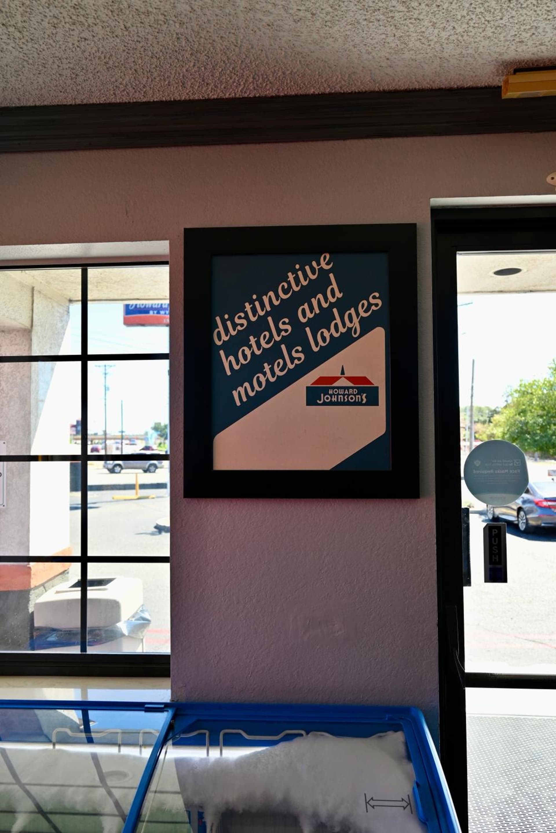Howard Johnson by Wyndham Near Schlitterbahn gallery photo in New Braunfels, TX — image 20