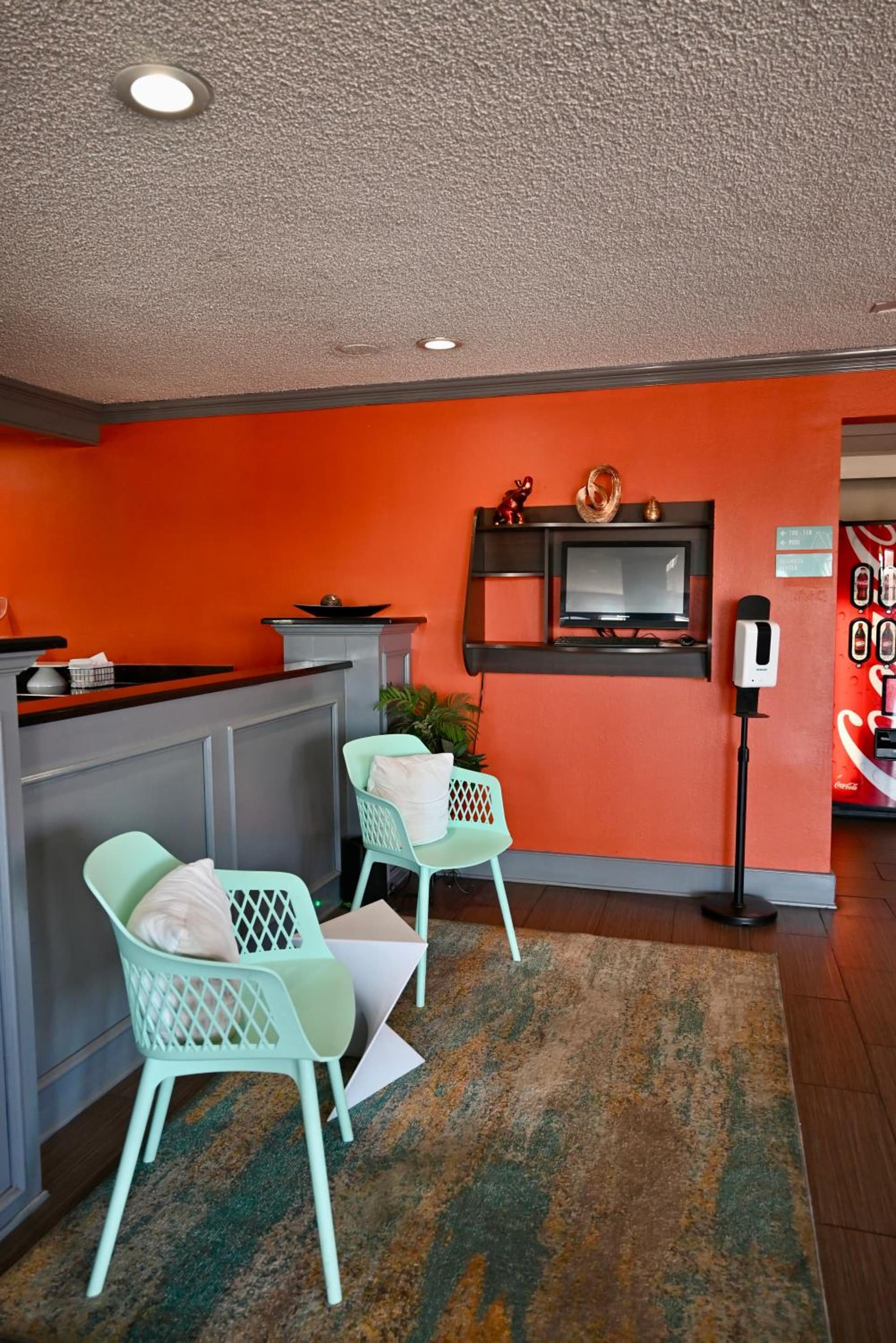 Howard Johnson by Wyndham Near Schlitterbahn property views in New Braunfels, TX — gallery photo 3