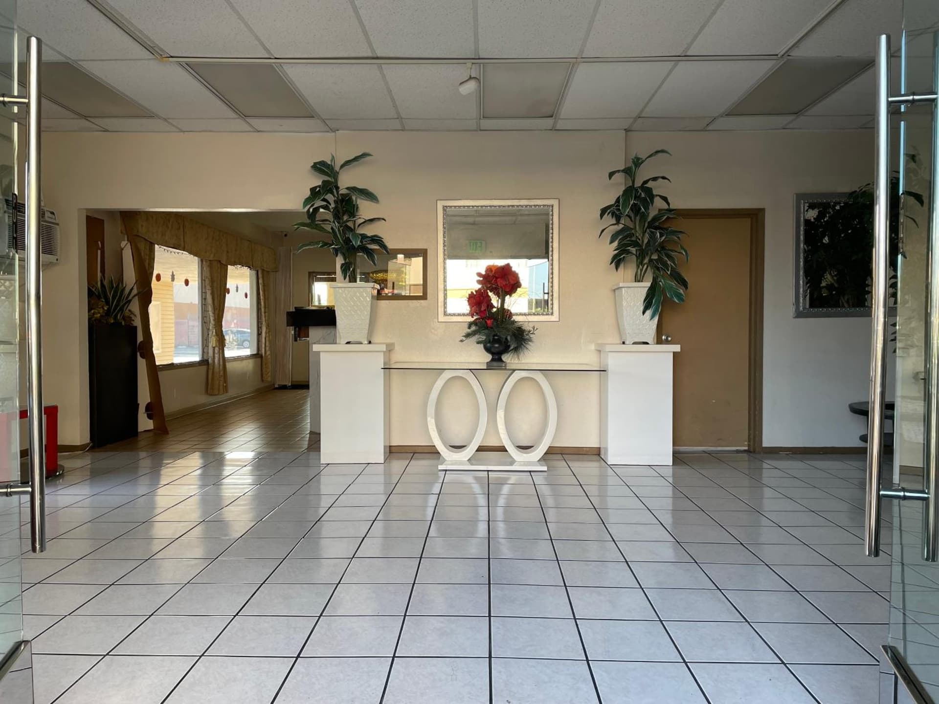Grand Inn gallery photo in Fullerton, CA — image 20