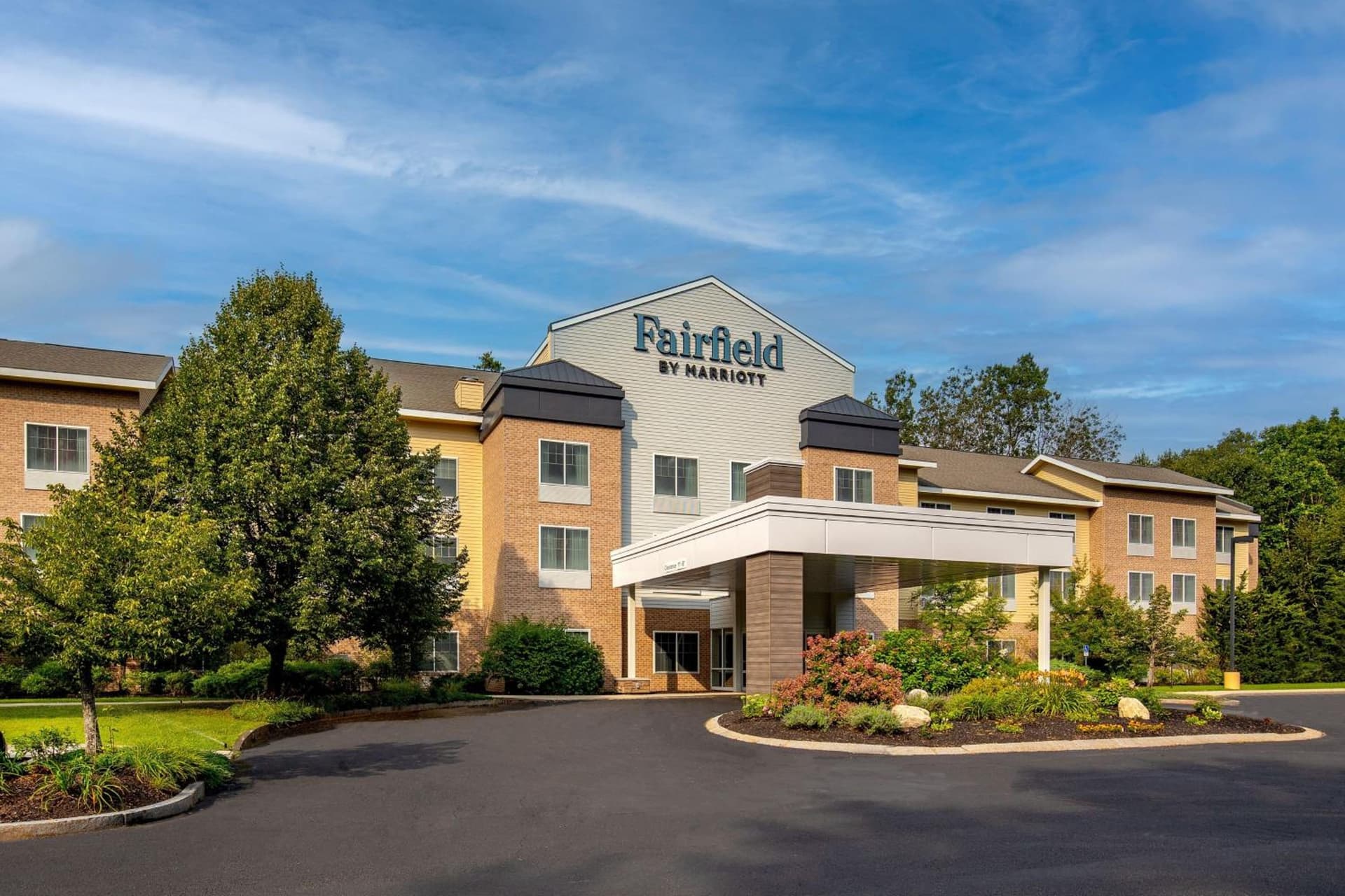 Fairfield Inn & Suites by Marriott Brunswick Freeport featured exterior or lobby in Brunswick — similar hotel