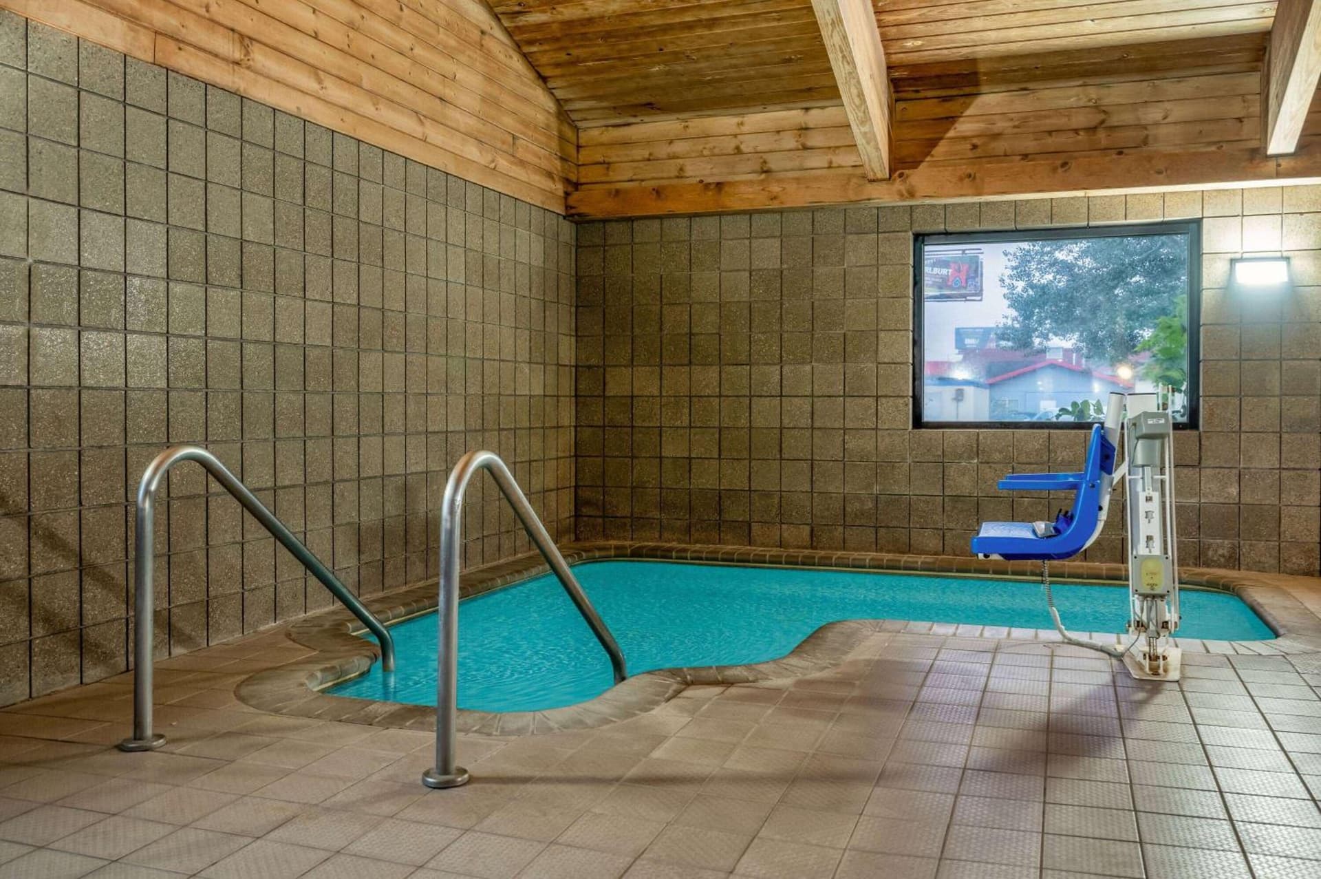 AmericInn by Wyndham Eau Claire gallery photo in Eau Claire, WI — image 18