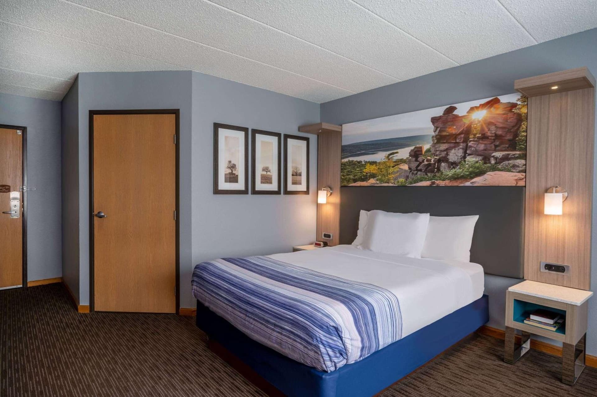 AmericInn by Wyndham Eau Claire gallery photo in Eau Claire, WI — image 31
