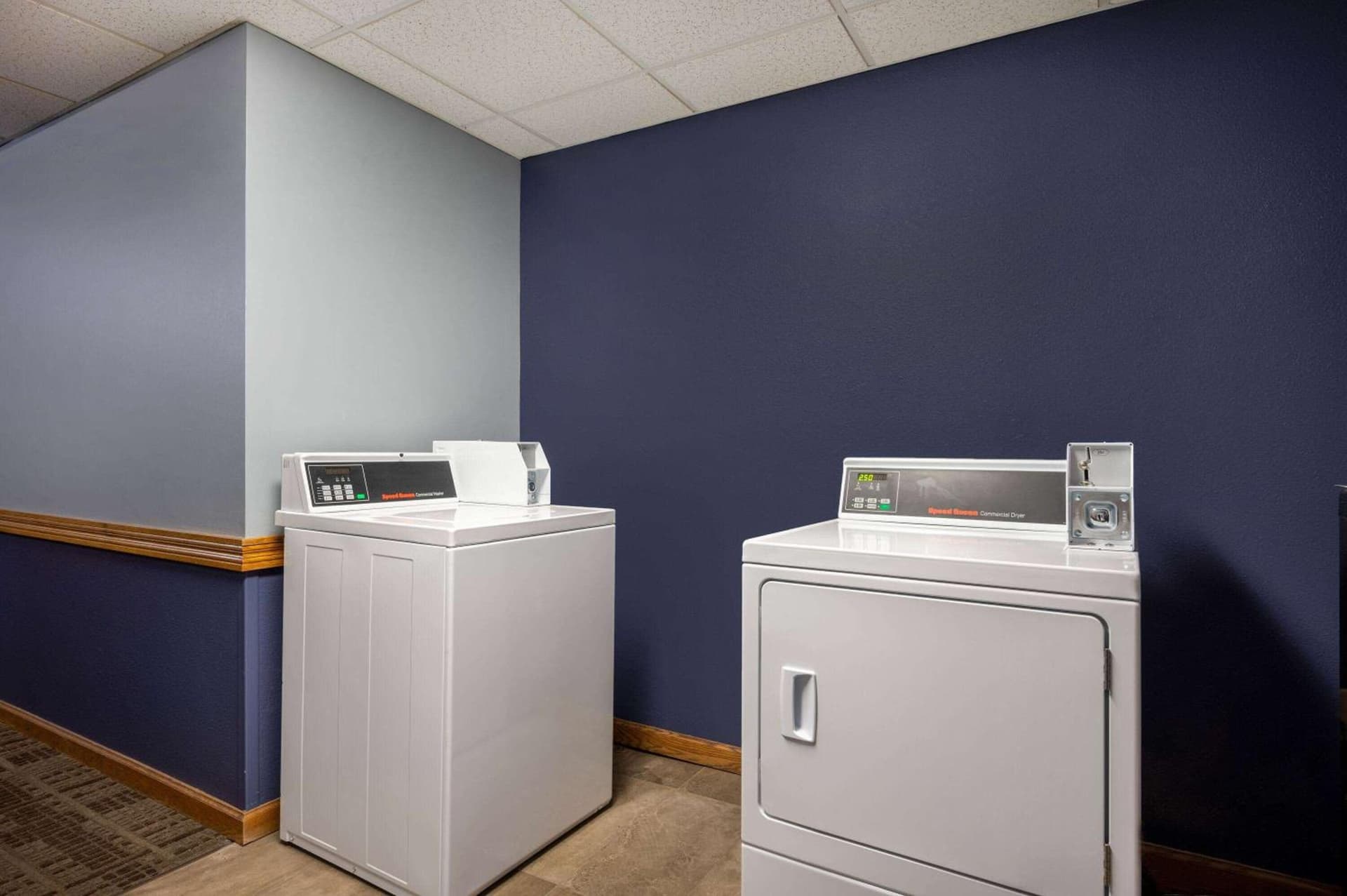 AmericInn by Wyndham Eau Claire gallery photo in Eau Claire, WI — image 17