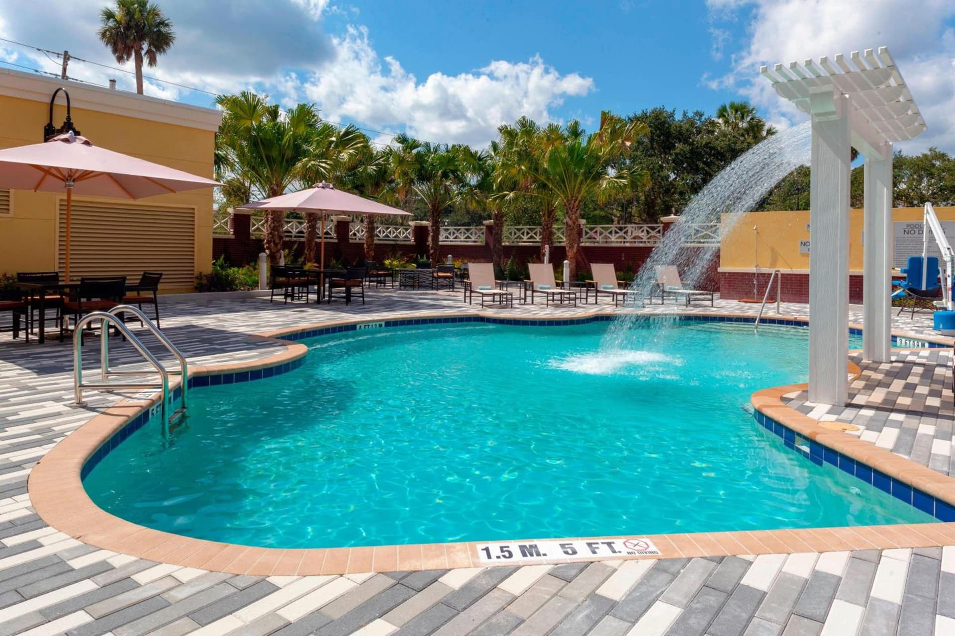 Courtyard by Marriott DeLand Historic Downtown gallery photo in DeLand, FL — image 14