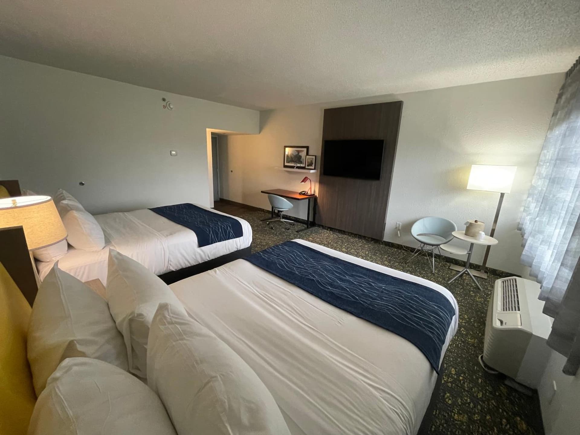 Saint Louis Airport Hotel interior in Saint Louis, MO — gallery photo 2