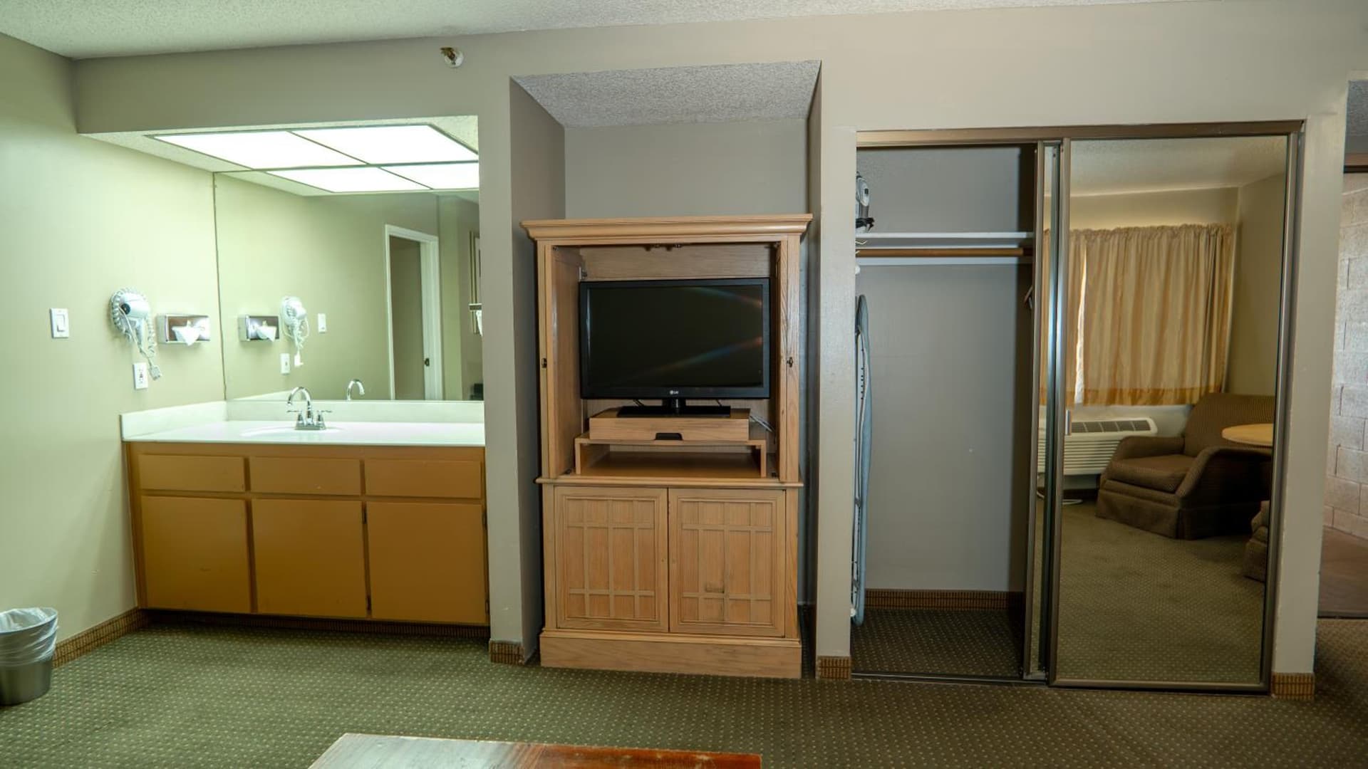 Motel 6 Victorville Green Tree Bvld gallery photo in Victorville, CA — image 89
