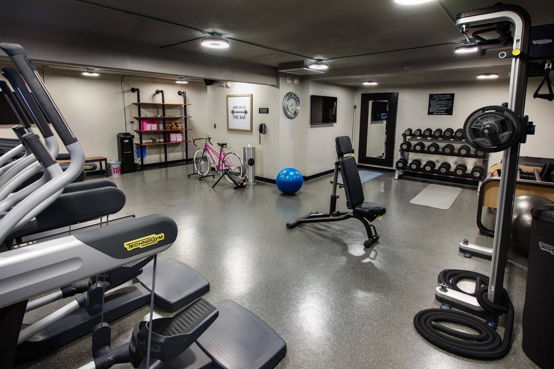 MOXY Phoenix Tempe/ASU Area gallery photo in Tempe, AZ — image 16
