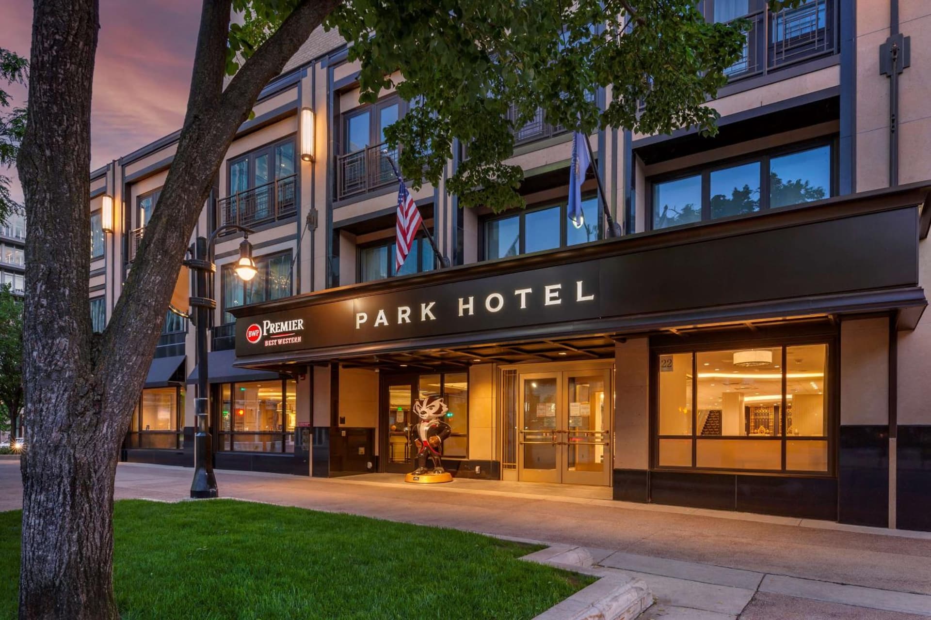 Best Western Premier Park Hotel interior in Madison, WI — gallery photo 2