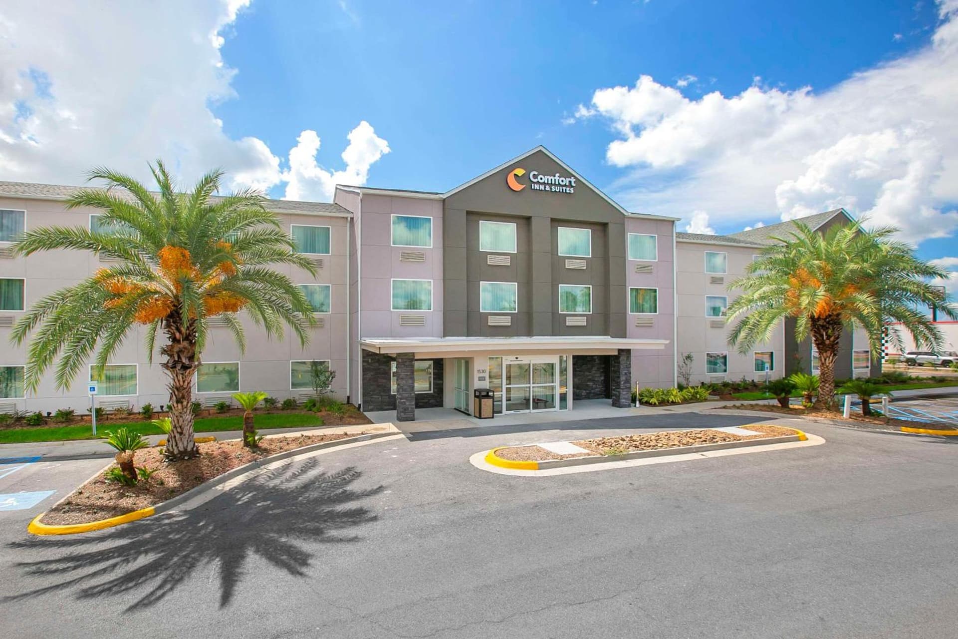 Comfort Inn & Suites Houma featured exterior or lobby in Houma, LA — similar hotel