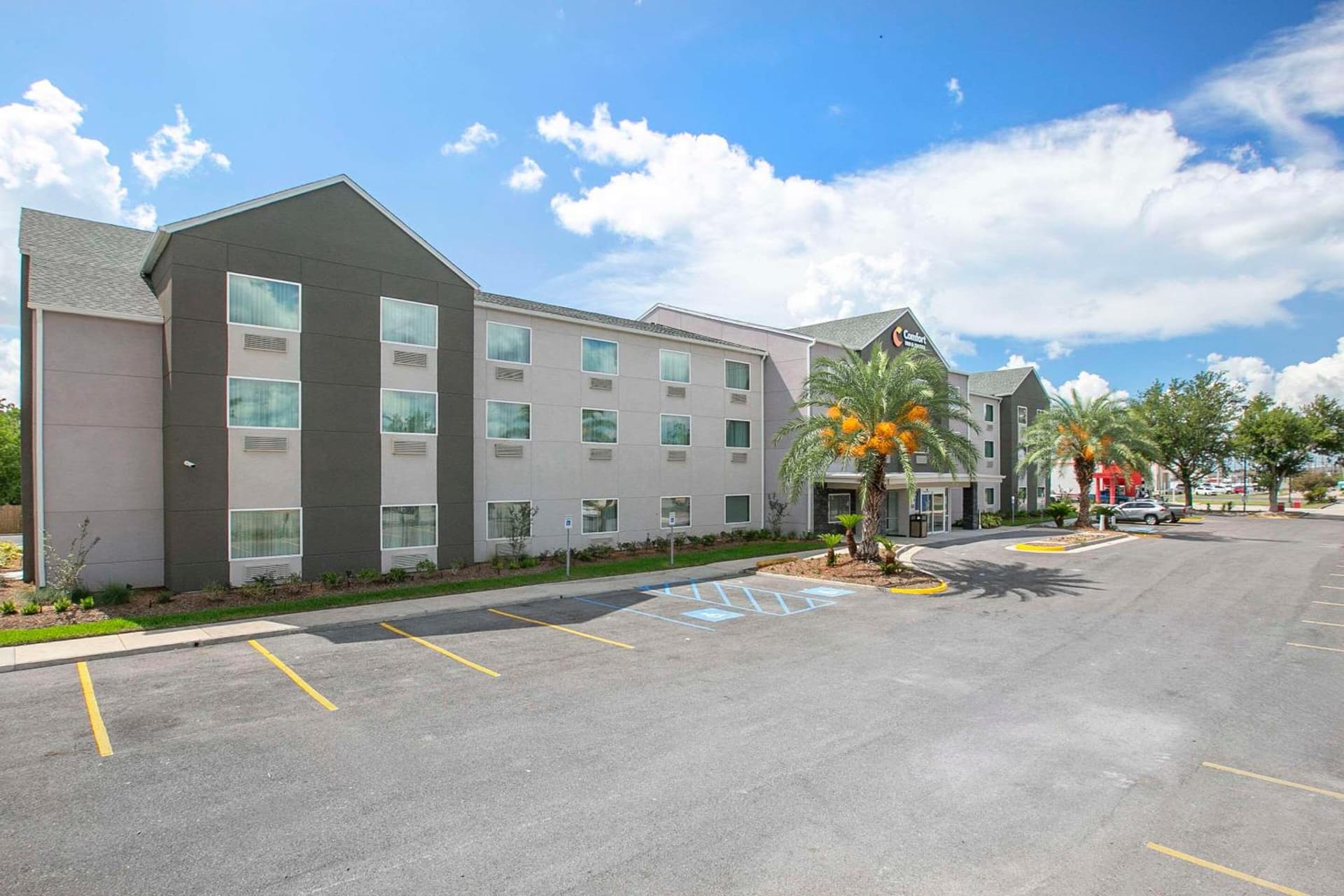 Comfort Inn & Suites Houma interior in Houma, LA — gallery photo 2